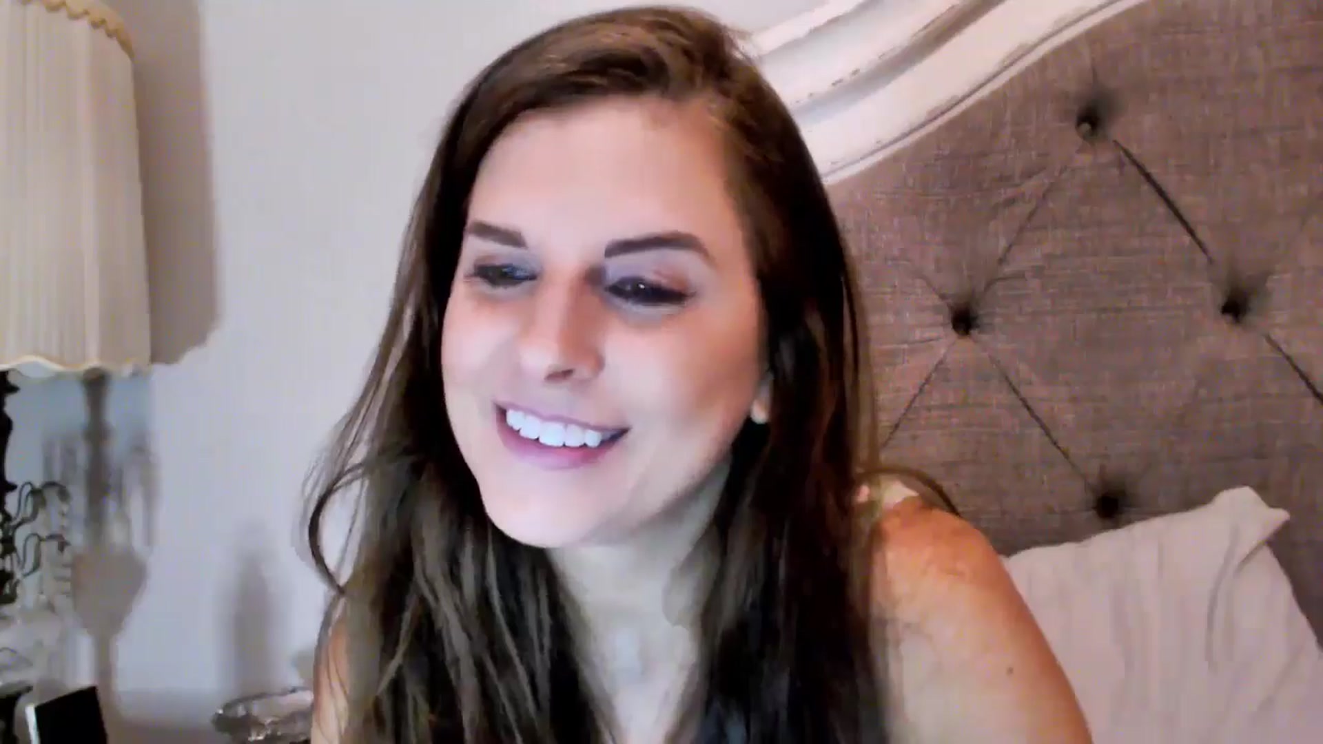 Gallery image thumbnail from Anna__Online's myfreecams stream on, 08/27/2024, 02:33 image 12 of 20
