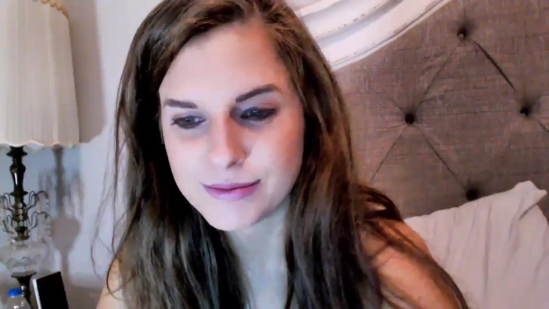 Gallery image thumbnail from Anna__Online's myfreecams stream on, 08/27/2024, 02:33 image 10 of 20