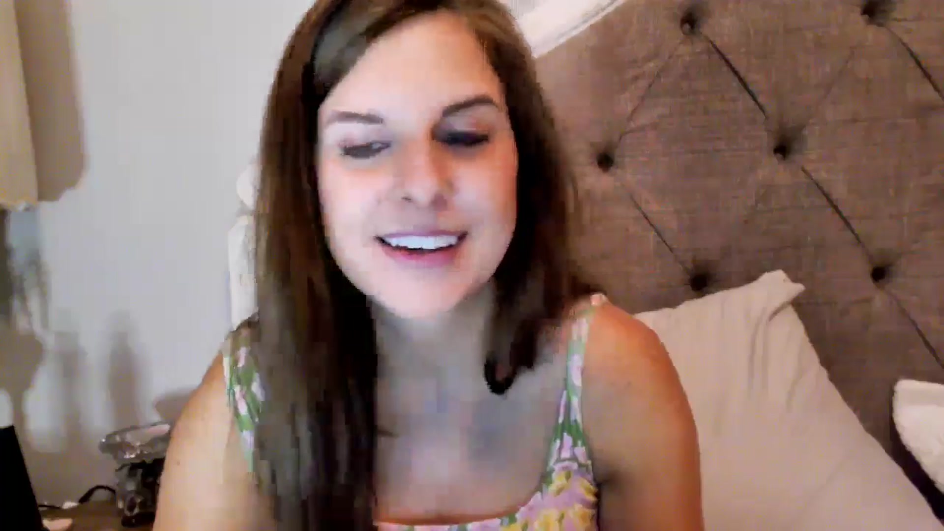 Gallery image thumbnail from Anna__Online's myfreecams stream on, 08/27/2024, 02:33 image 18 of 20