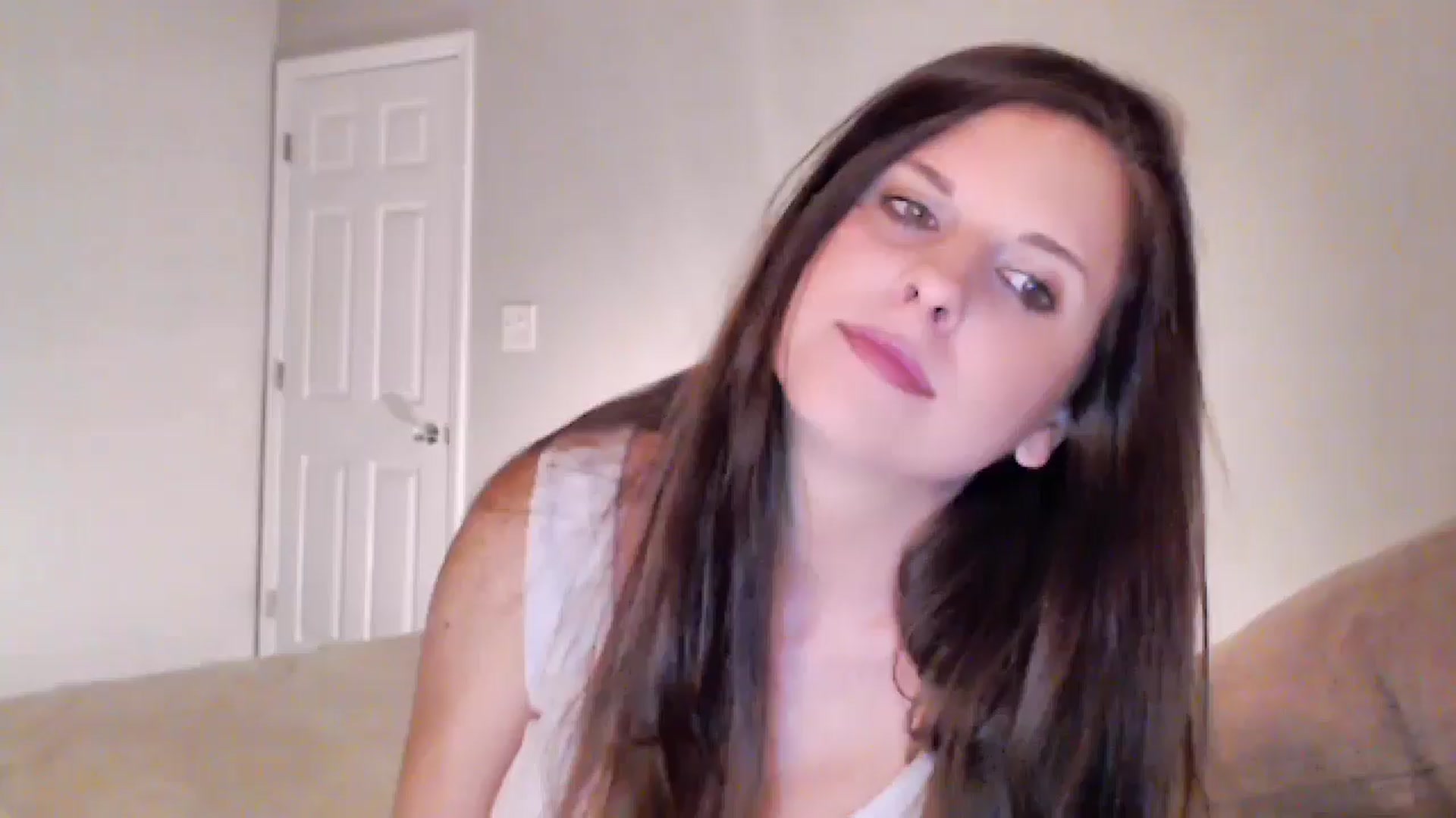 Gallery image thumbnail from Anna__Online's myfreecams stream on, 10/14/2024, 03:00 image 1 of 20
