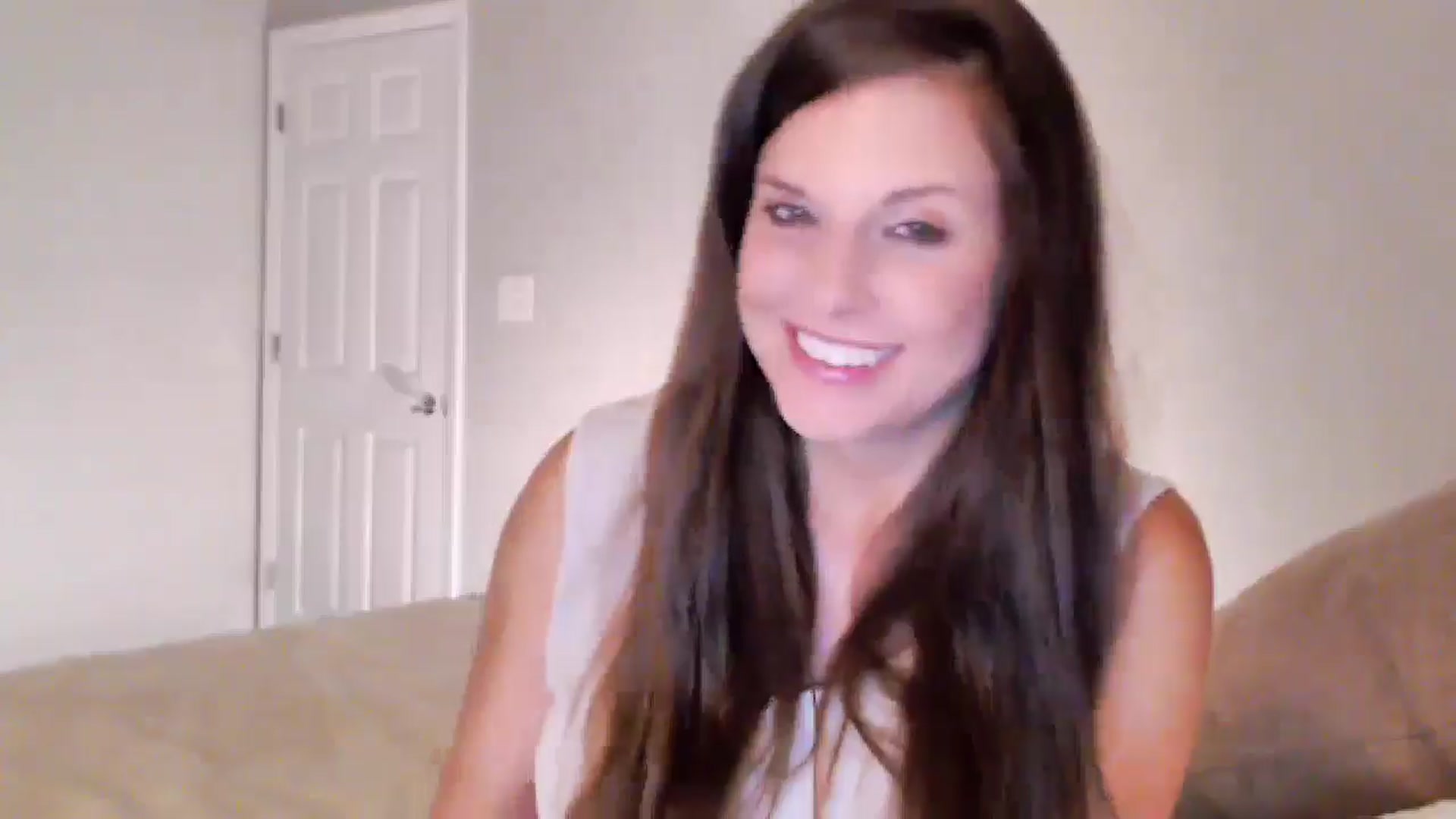 Gallery image thumbnail from Anna__Online's myfreecams stream on, 10/14/2024, 03:00 image 7 of 20