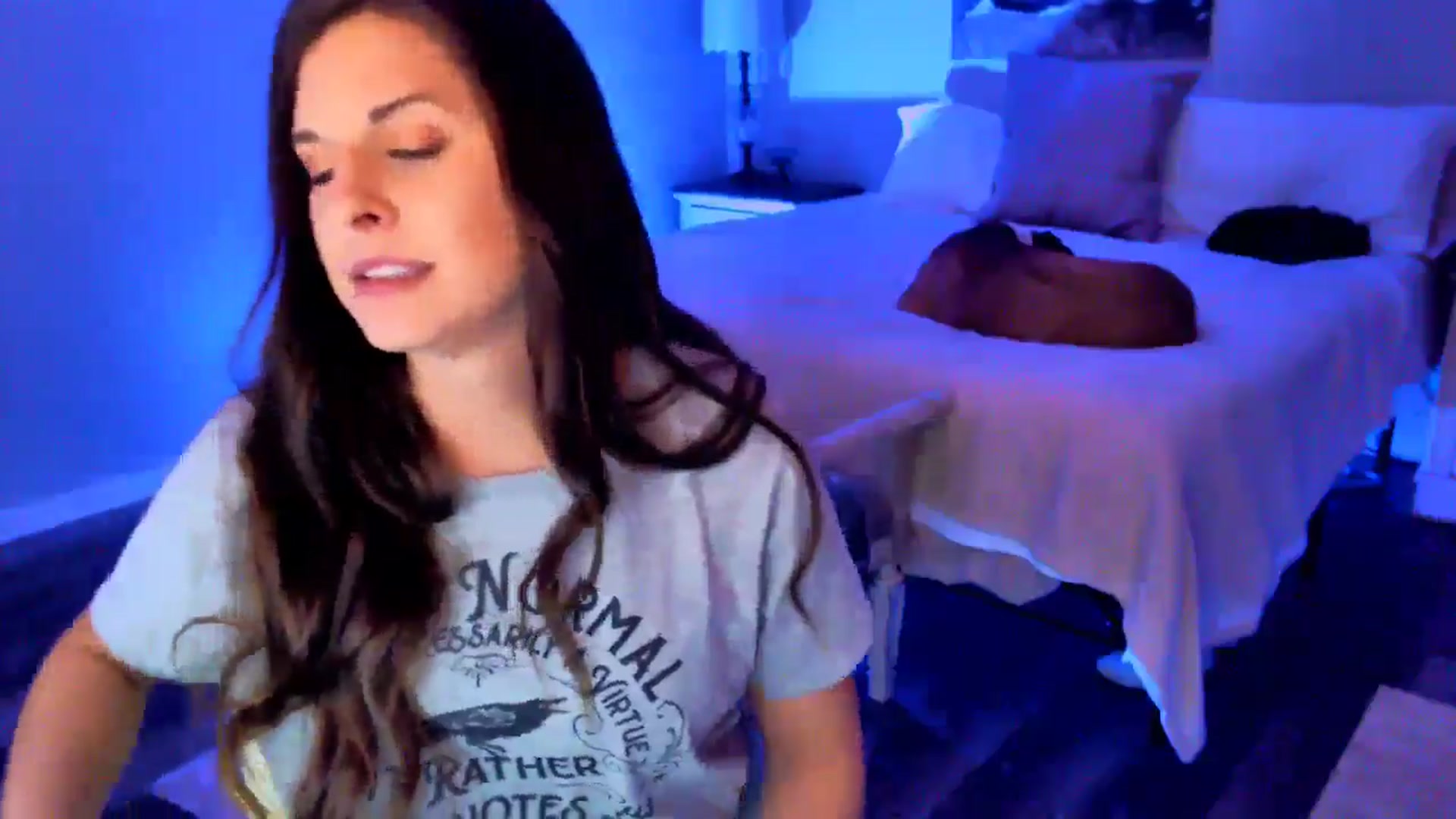 Gallery image thumbnail from Anna__Online's myfreecams stream on, 01/27/2025, 04:10 image 14 of 20