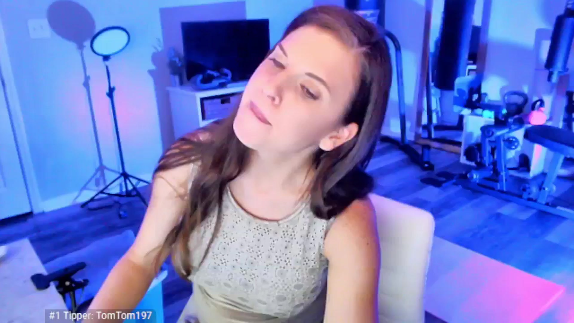 Gallery image thumbnail from Anna__Online's myfreecams stream on, 03/23/2025, 04:05 image 6 of 20
