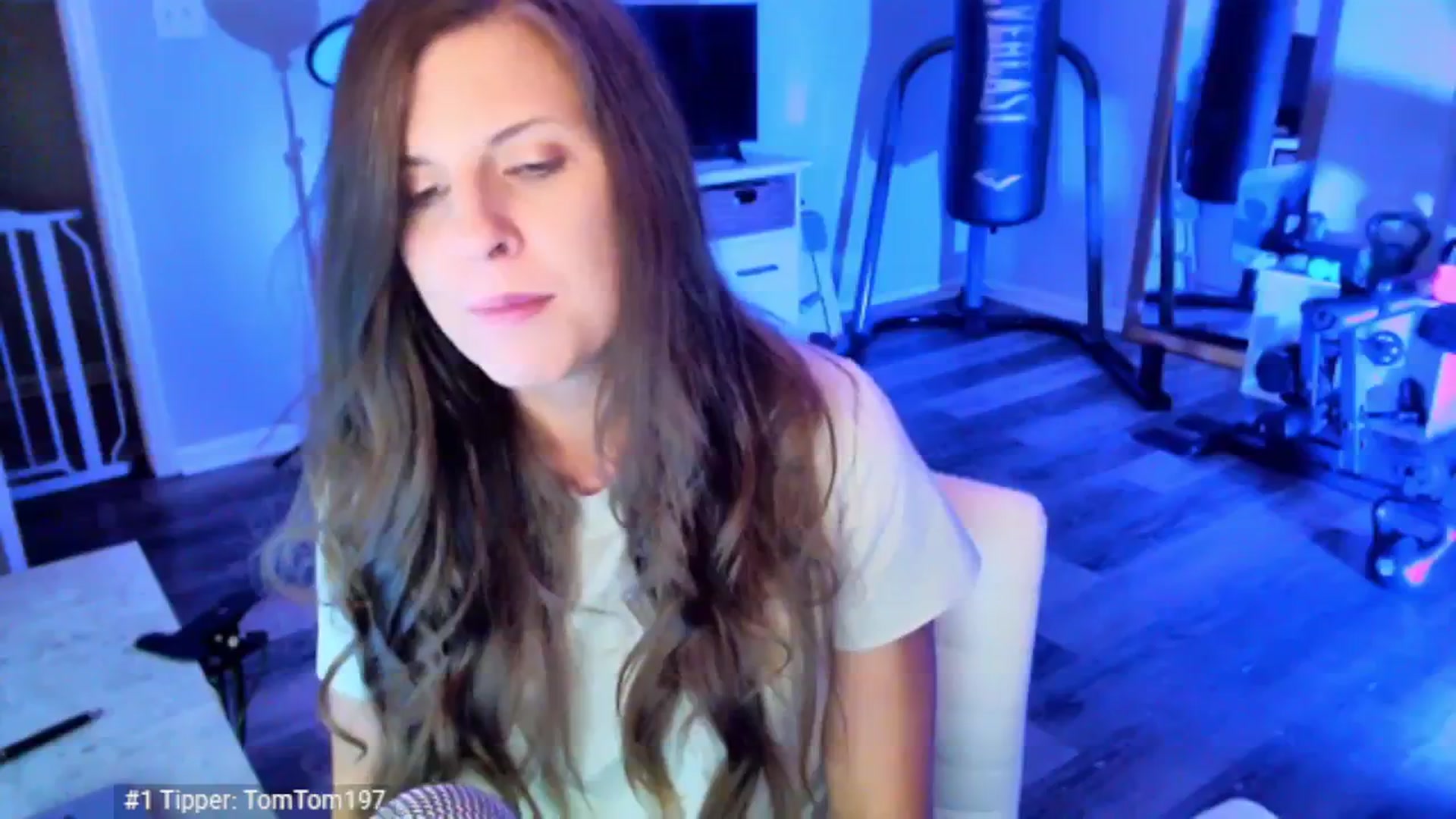 Gallery image thumbnail from Anna__Online's myfreecams stream on, 03/28/2025, 03:40 image 9 of 20