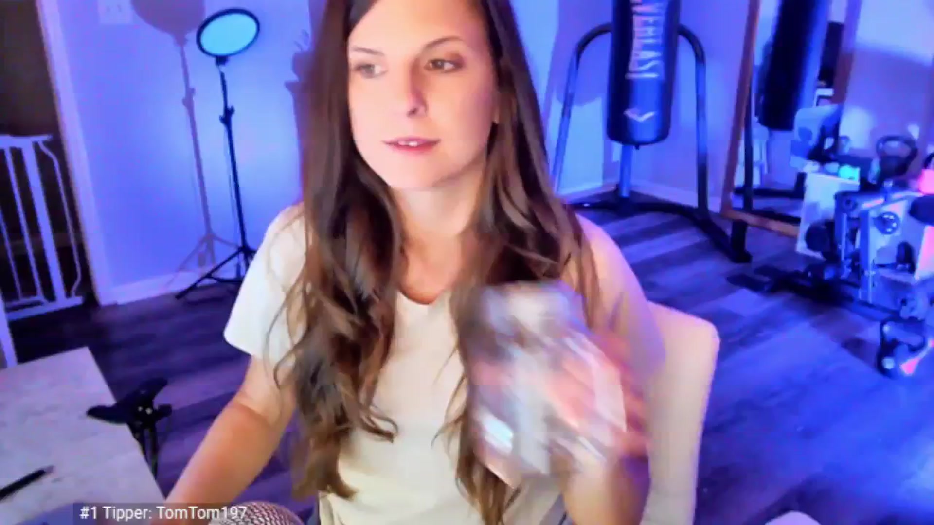 Gallery image thumbnail from Anna__Online's myfreecams stream on, 03/28/2025, 03:40 image 10 of 20