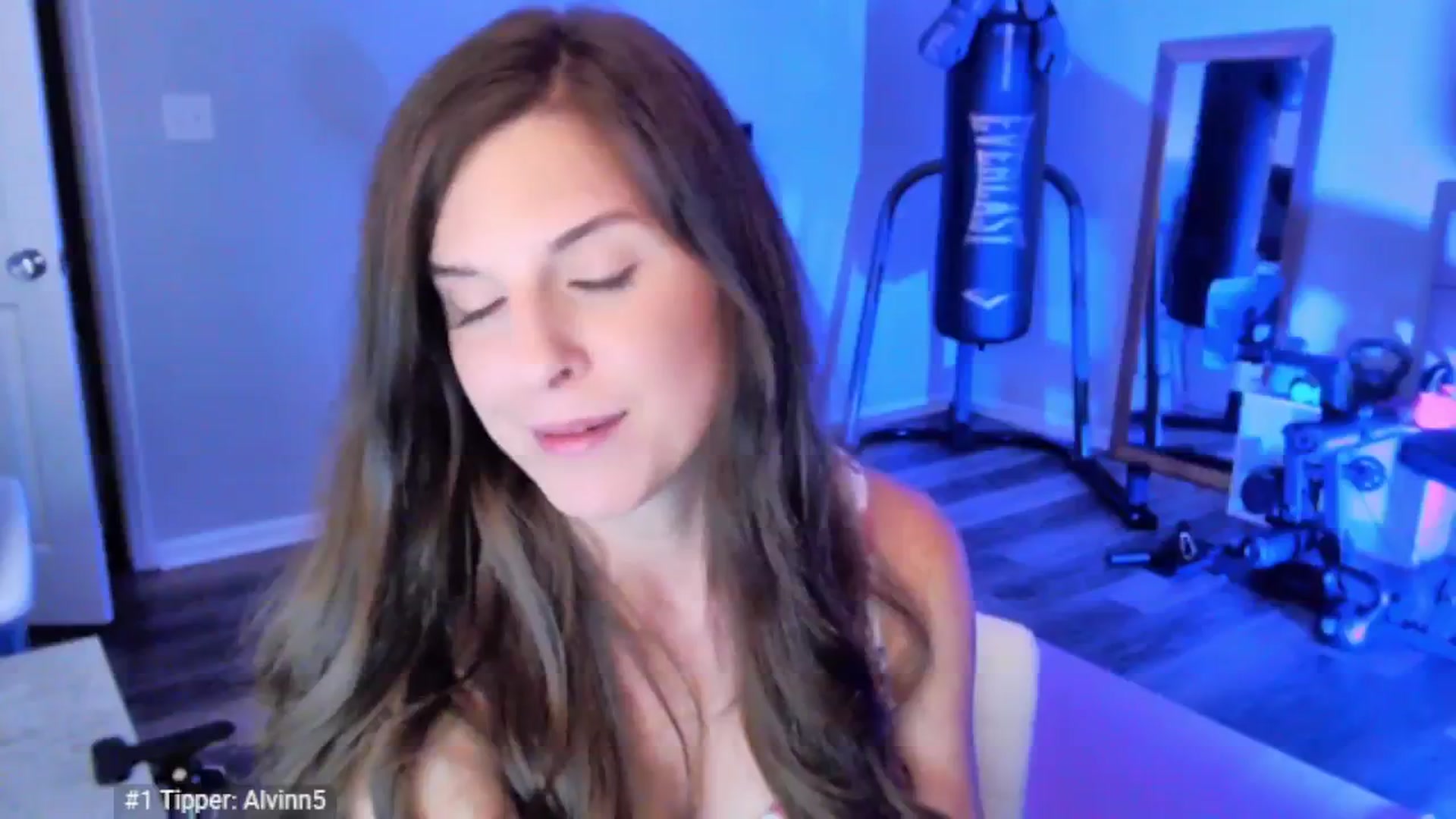 Gallery image thumbnail from Anna__Online's myfreecams stream on, 04/06/2025, 03:53 image 12 of 20