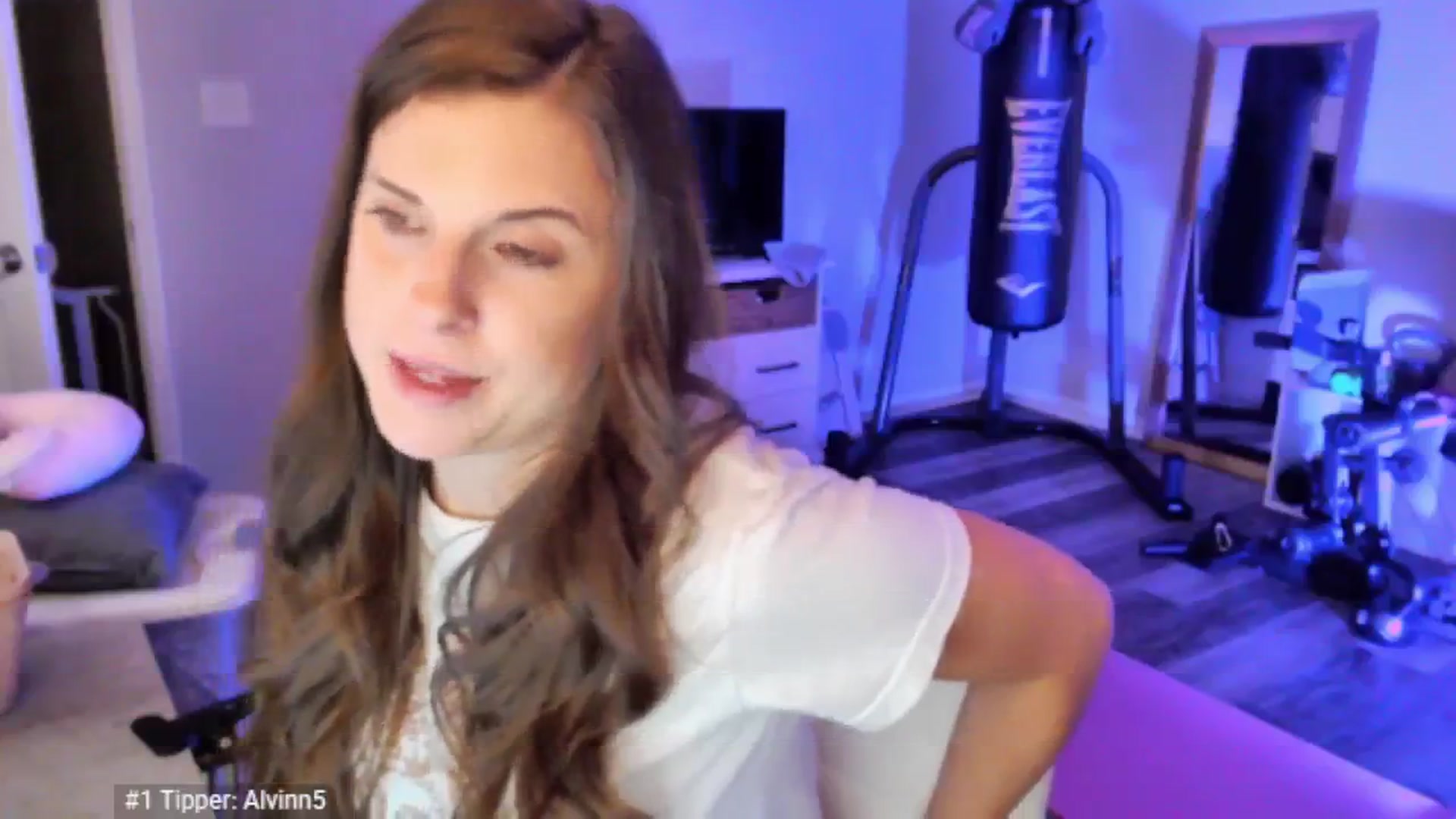 Gallery image thumbnail from Anna__Online's myfreecams stream on, 04/08/2025, 03:10 image 19 of 20