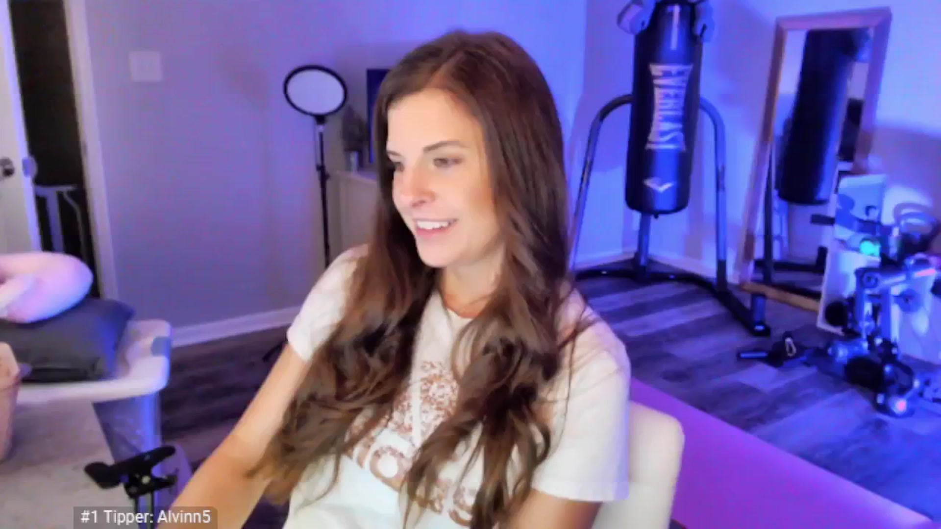 Gallery image thumbnail from Anna__Online's myfreecams stream on, 04/08/2025, 03:10 image 17 of 20