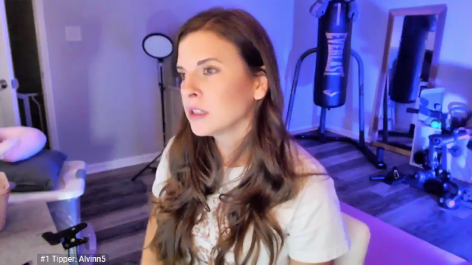 Gallery image thumbnail from Anna__Online's myfreecams stream on, 04/08/2025, 03:10 image 7 of 20