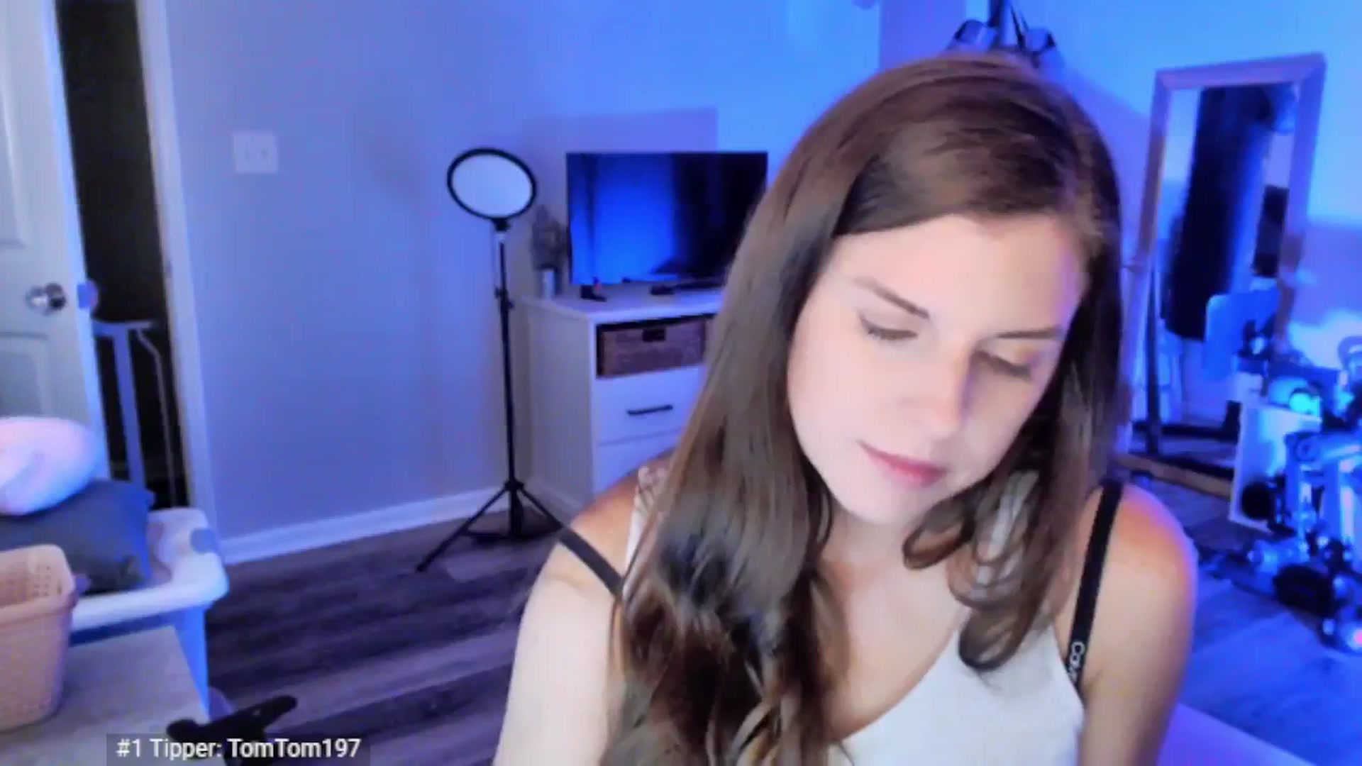 Gallery image thumbnail from Anna__Online's myfreecams stream on, 04/09/2025, 03:31 image 8 of 20