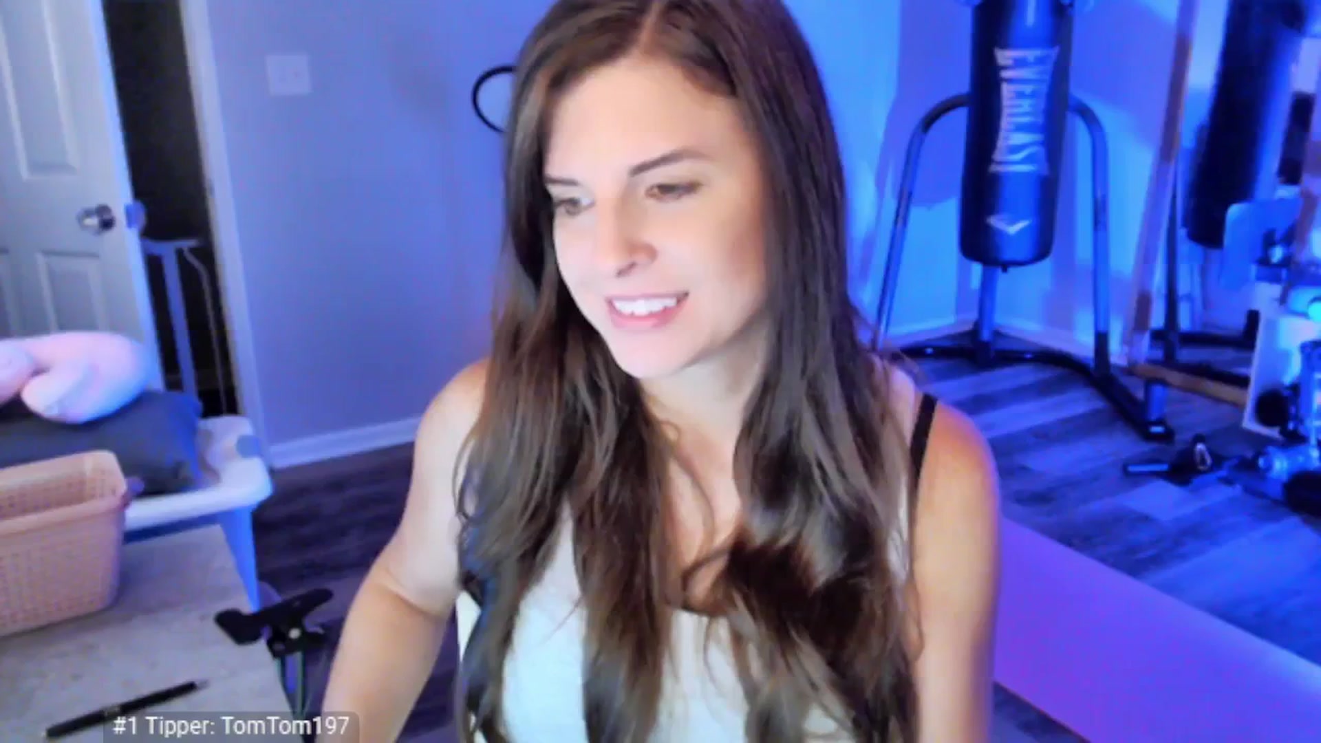 Gallery image thumbnail from Anna__Online's myfreecams stream on, 04/09/2025, 03:31 image 6 of 20