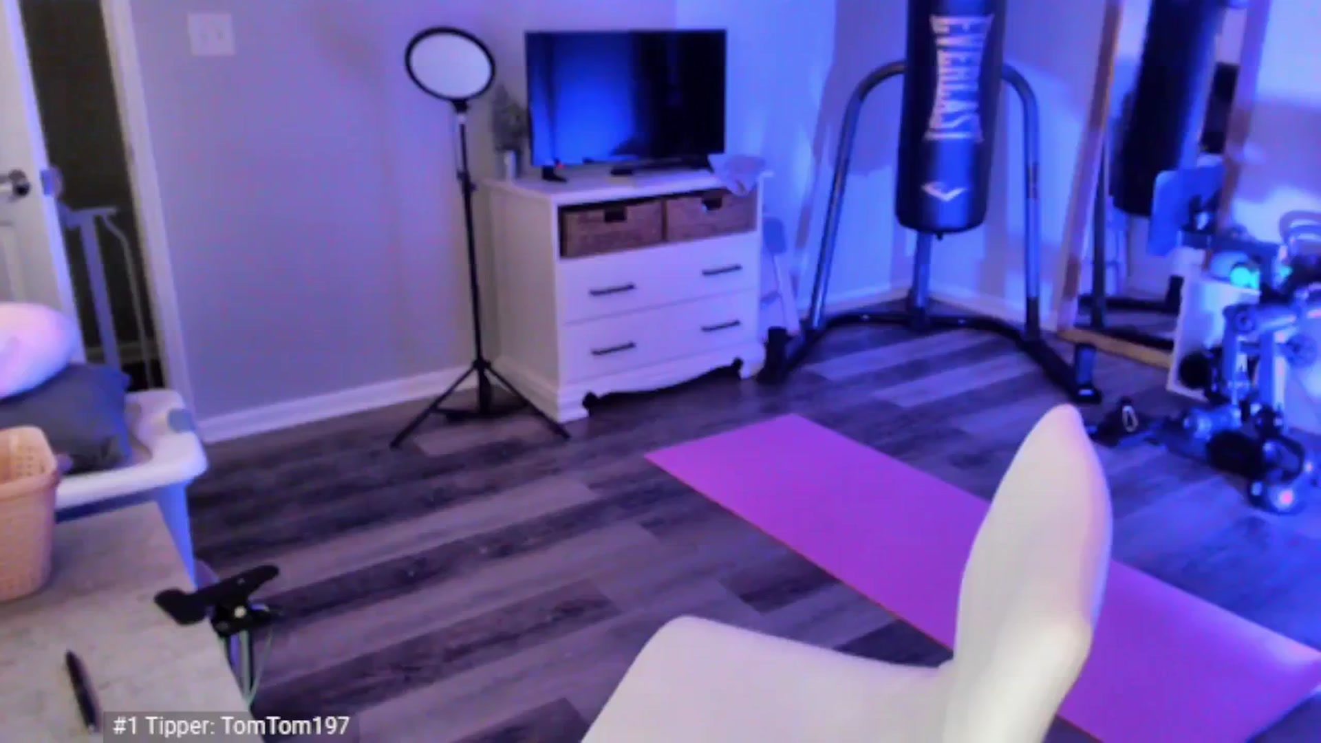 Gallery image thumbnail from Anna__Online's myfreecams stream on, 04/09/2025, 03:31 image 9 of 20