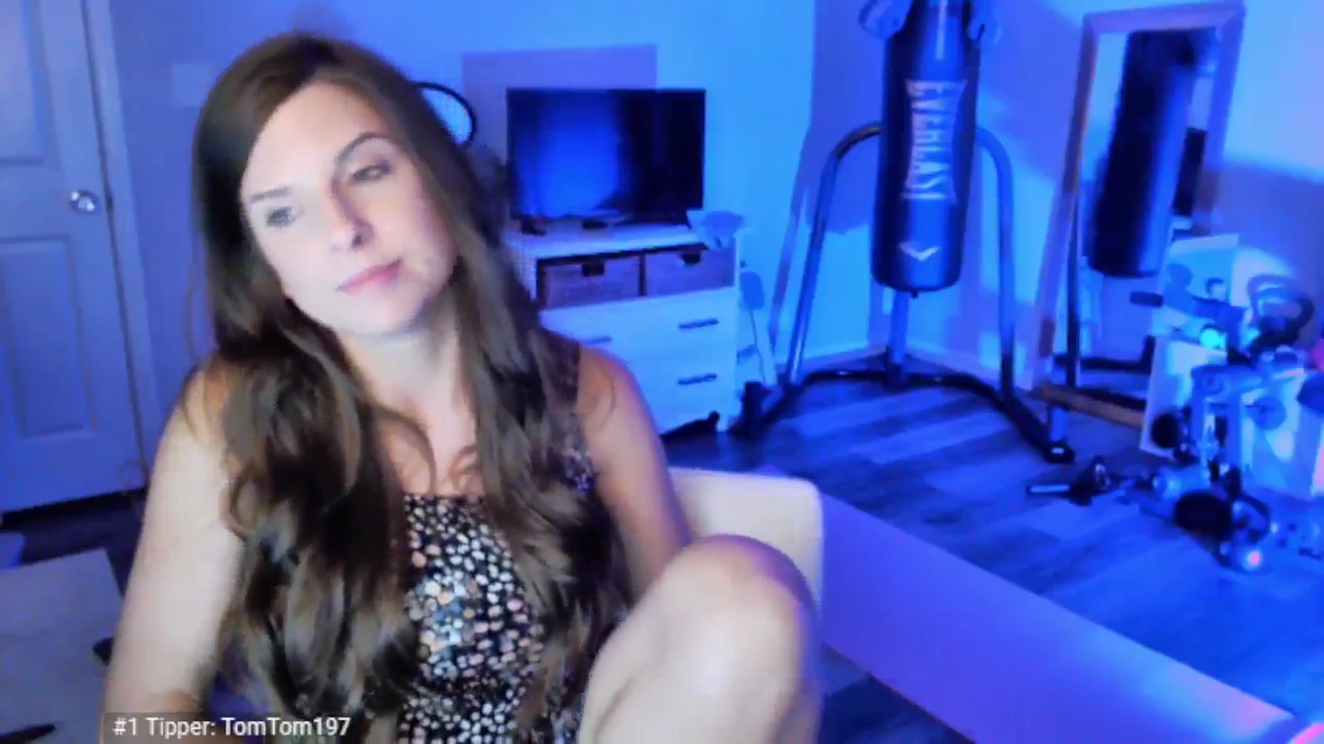 Gallery image thumbnail from Anna__Online's myfreecams stream on, 04/10/2025, 03:20 image 7 of 20