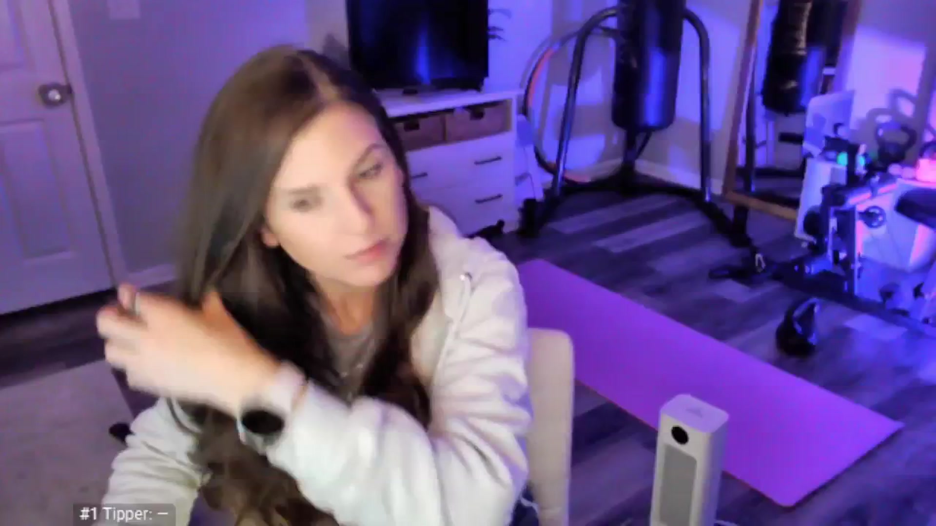 Gallery image thumbnail from Anna__Online's myfreecams stream on, 04/15/2025, 03:23 image 1 of 20