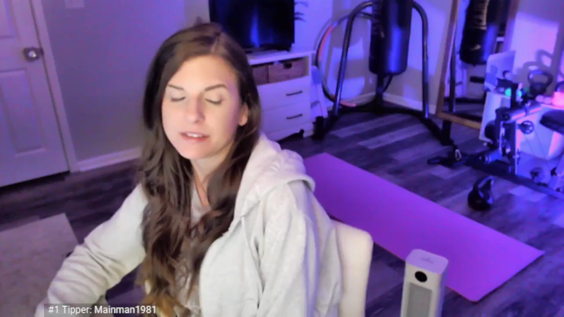 Gallery image thumbnail from Anna__Online's myfreecams stream on, 04/15/2025, 03:23 image 6 of 20