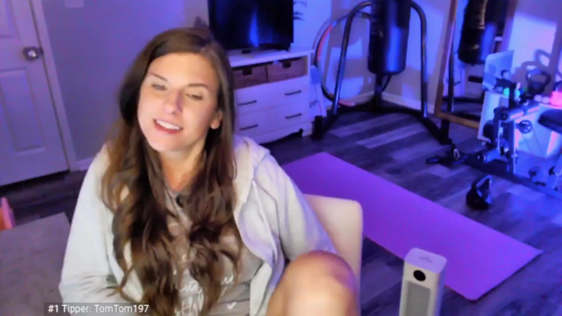 Gallery image thumbnail from Anna__Online's myfreecams stream on, 04/15/2025, 03:23 image 7 of 20