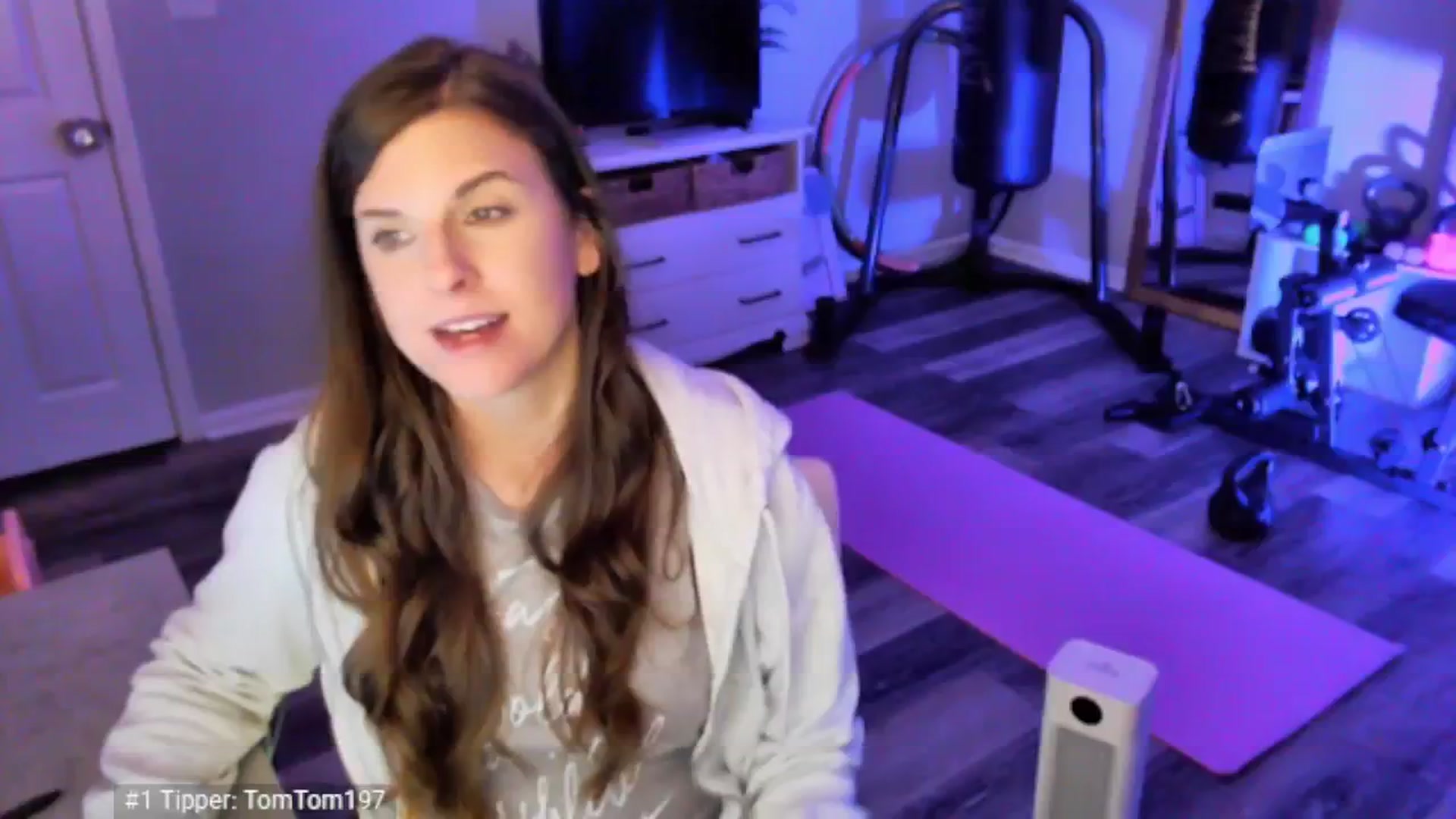 Gallery image thumbnail from Anna__Online's myfreecams stream on, 04/15/2025, 03:23 image 12 of 20