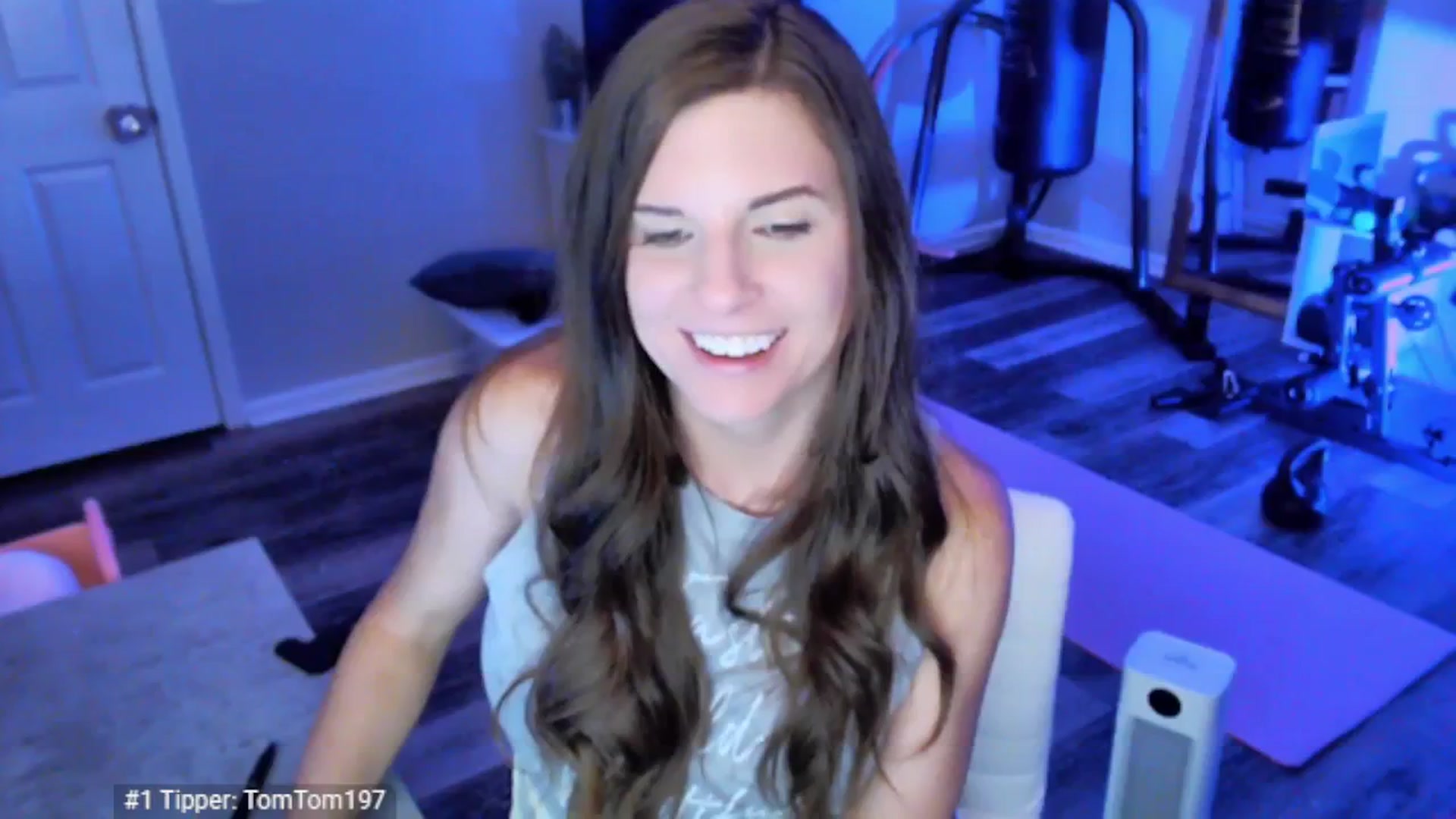 Gallery image thumbnail from Anna__Online's myfreecams stream on, 04/15/2025, 03:23 image 16 of 20