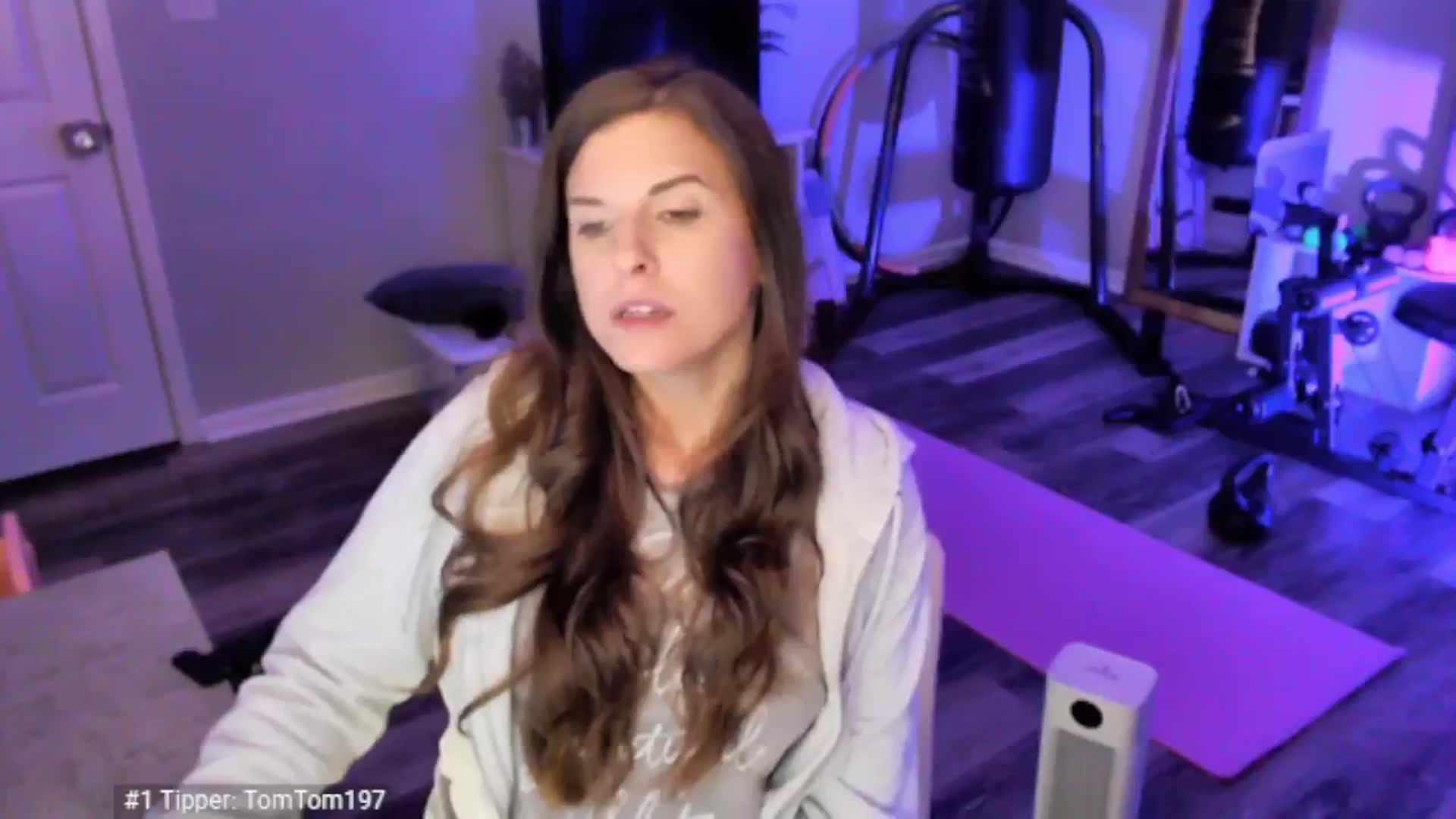 Gallery image thumbnail from Anna__Online's myfreecams stream on, 04/15/2025, 03:23 image 8 of 20