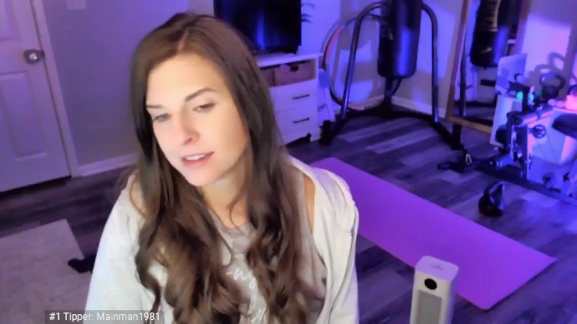 Gallery image thumbnail from Anna__Online's myfreecams stream on, 04/15/2025, 03:23 image 5 of 20