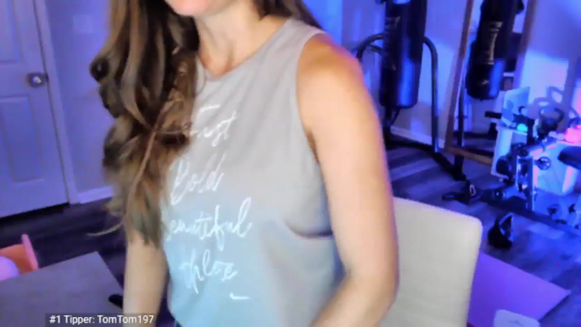 Gallery image thumbnail from Anna__Online's myfreecams stream on, 04/15/2025, 03:23 image 19 of 20