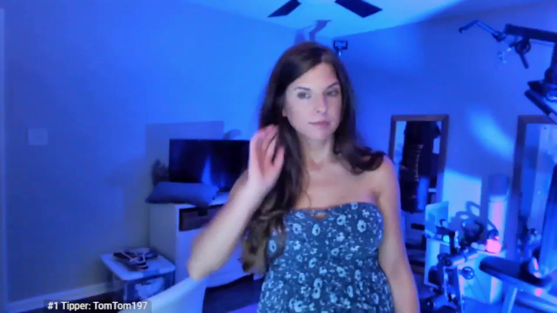 Gallery image thumbnail from Anna__Online's myfreecams stream on, 04/16/2025, 03:34 image 4 of 20
