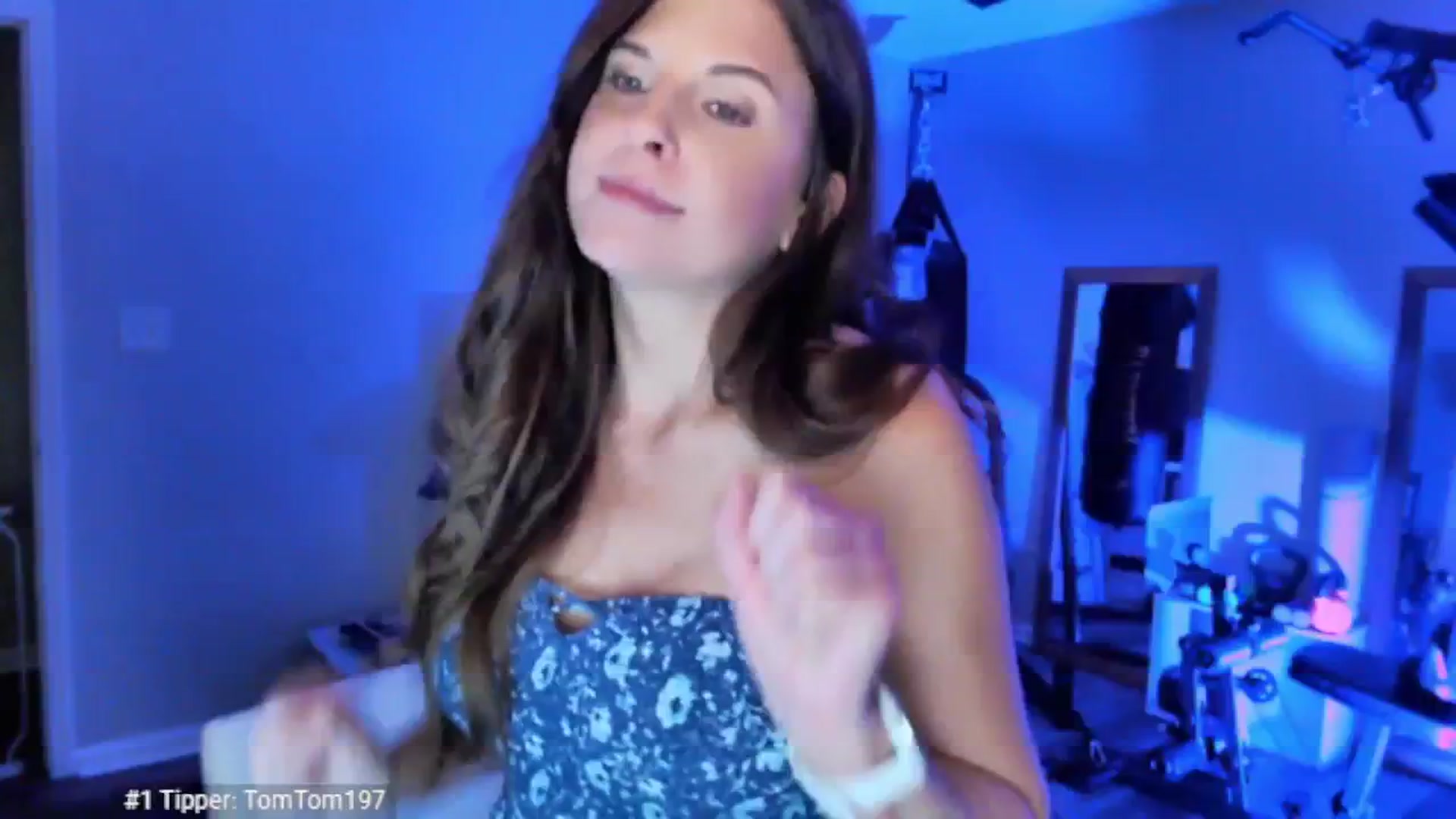 Gallery image thumbnail from Anna__Online's myfreecams stream on, 04/16/2025, 03:34 image 18 of 20