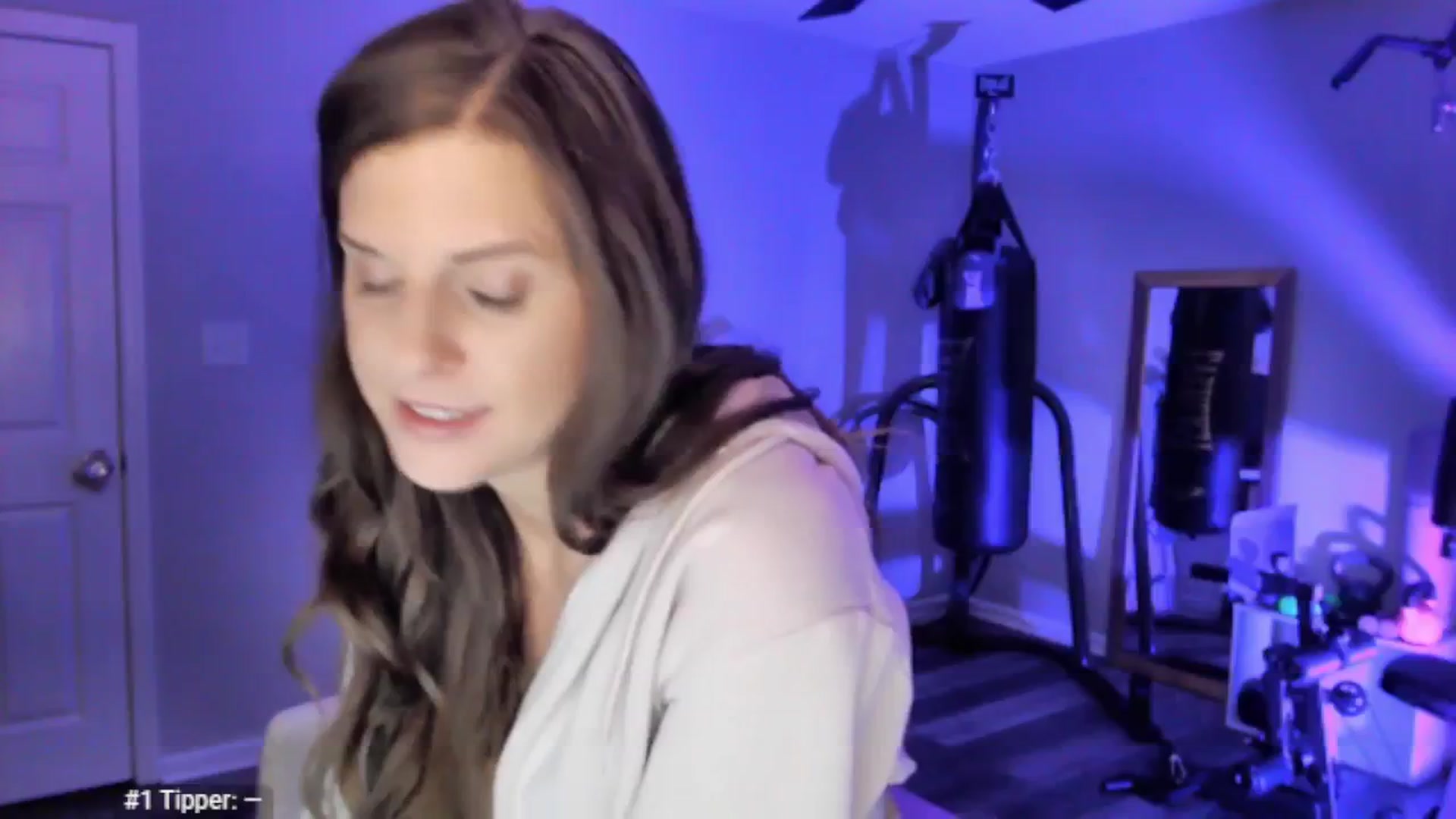 Gallery image thumbnail from Anna__Online's myfreecams stream on, 04/18/2025, 02:09 image 10 of 20