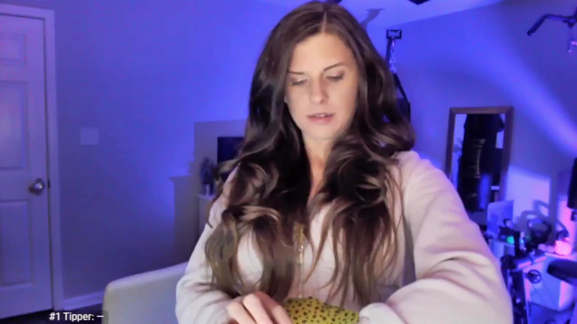 Gallery image thumbnail from Anna__Online's myfreecams stream on, 04/18/2025, 02:09 image 7 of 20