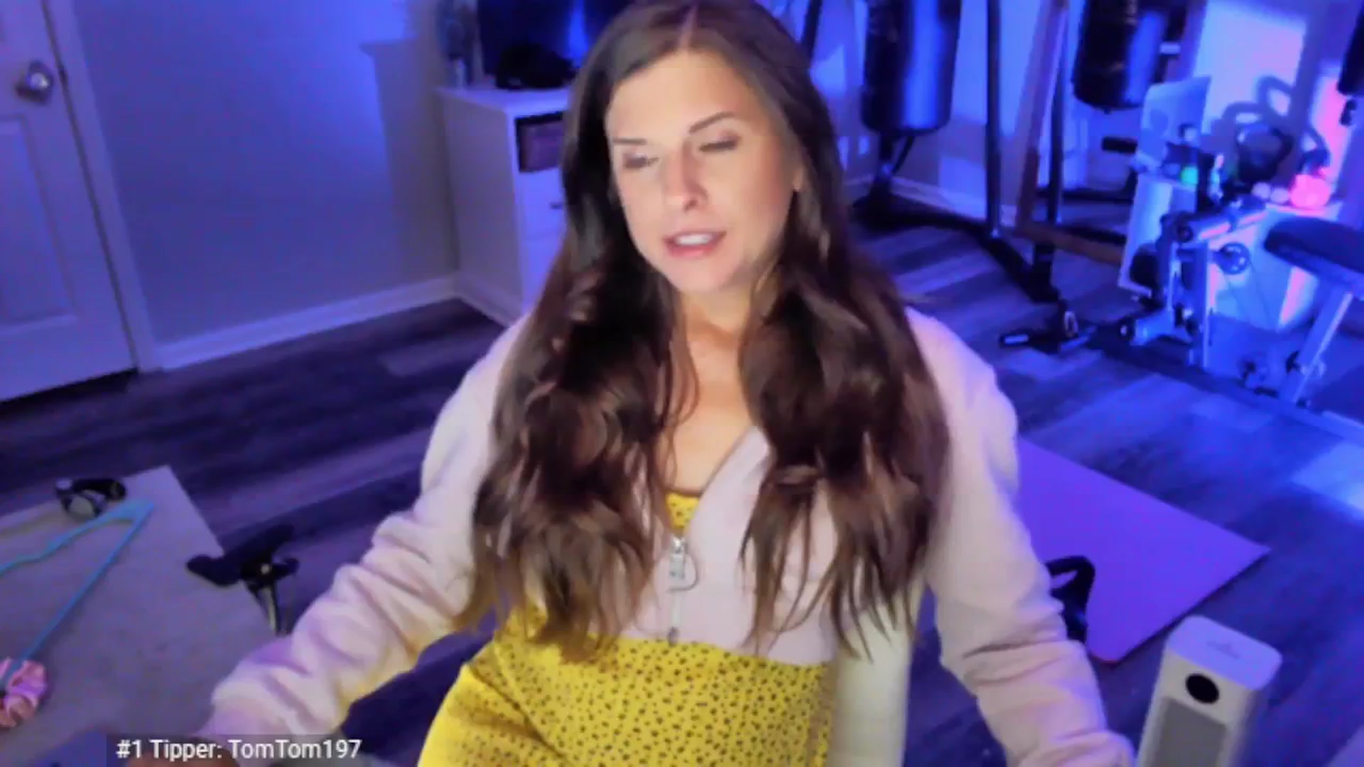 Gallery image thumbnail from Anna__Online's myfreecams stream on, 04/18/2025, 02:09 image 16 of 20