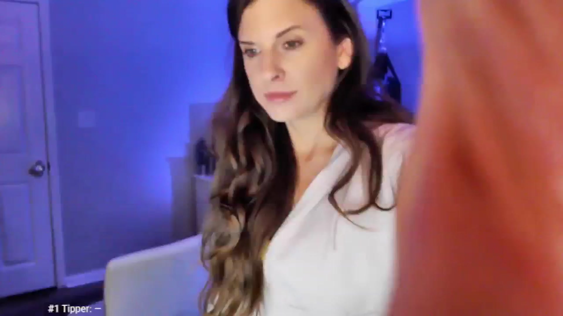Gallery image thumbnail from Anna__Online's myfreecams stream on, 04/18/2025, 02:09 image 3 of 20