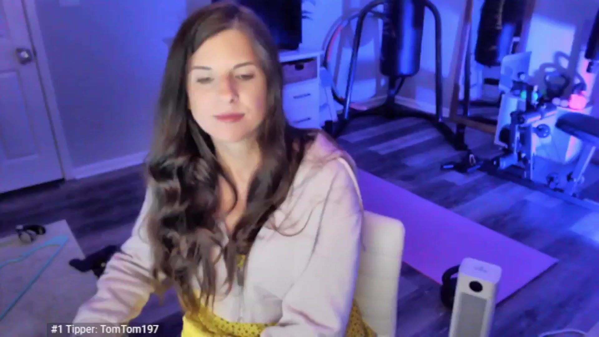 Gallery image thumbnail from Anna__Online's myfreecams stream on, 04/19/2025, 04:14 image 9 of 20