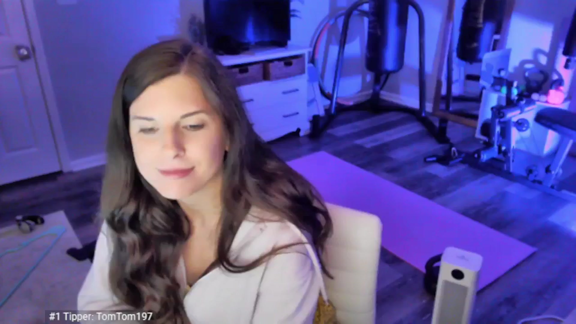 Gallery image thumbnail from Anna__Online's myfreecams stream on, 04/19/2025, 04:14 image 8 of 20