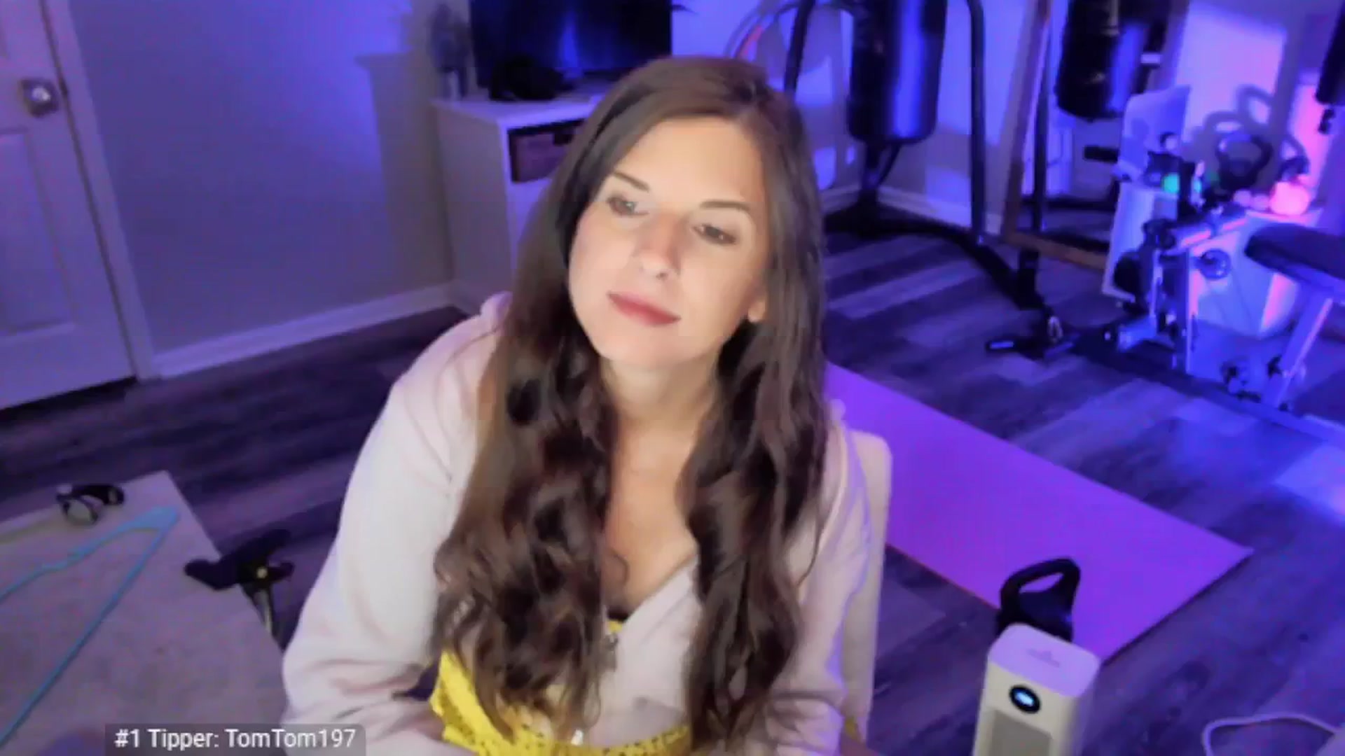 Gallery image thumbnail from Anna__Online's myfreecams stream on, 04/19/2025, 04:14 image 1 of 20