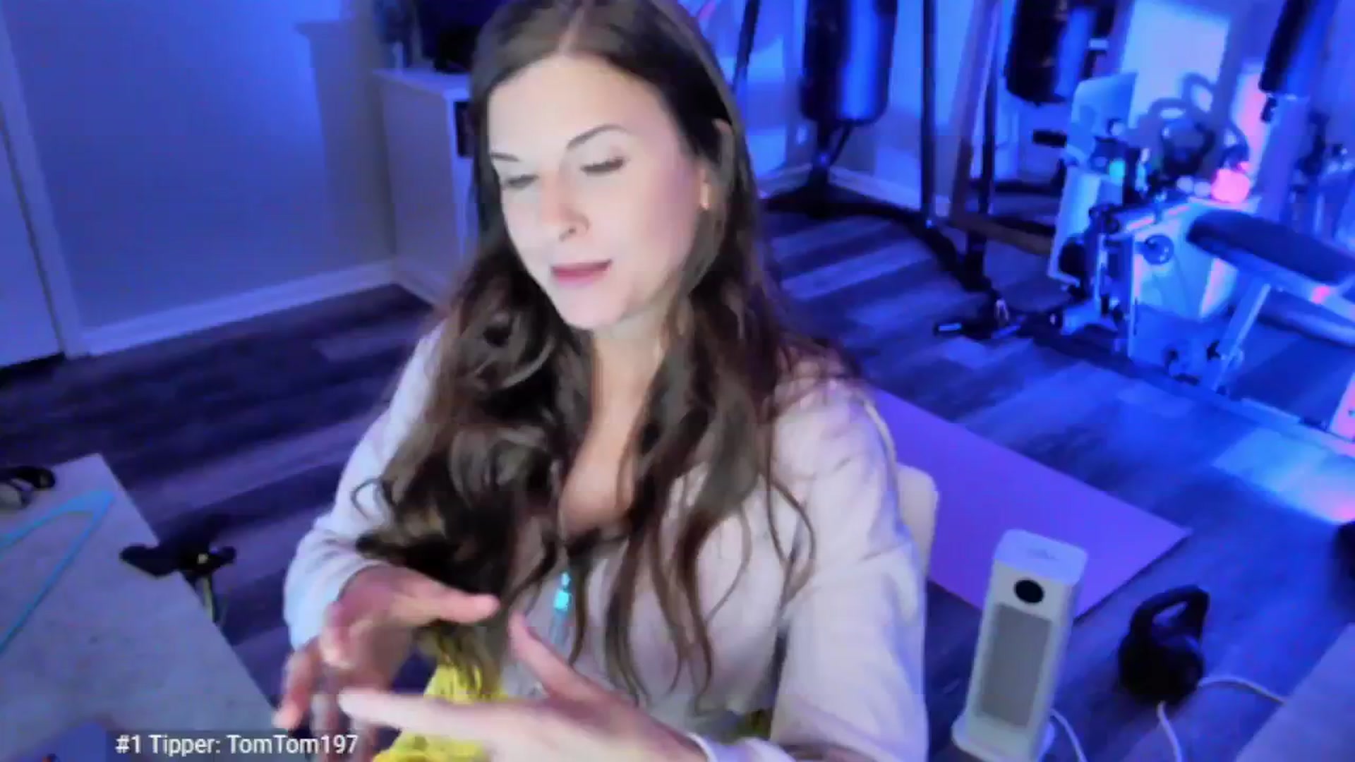 Gallery image thumbnail from Anna__Online's myfreecams stream on, 04/19/2025, 04:14 image 15 of 20