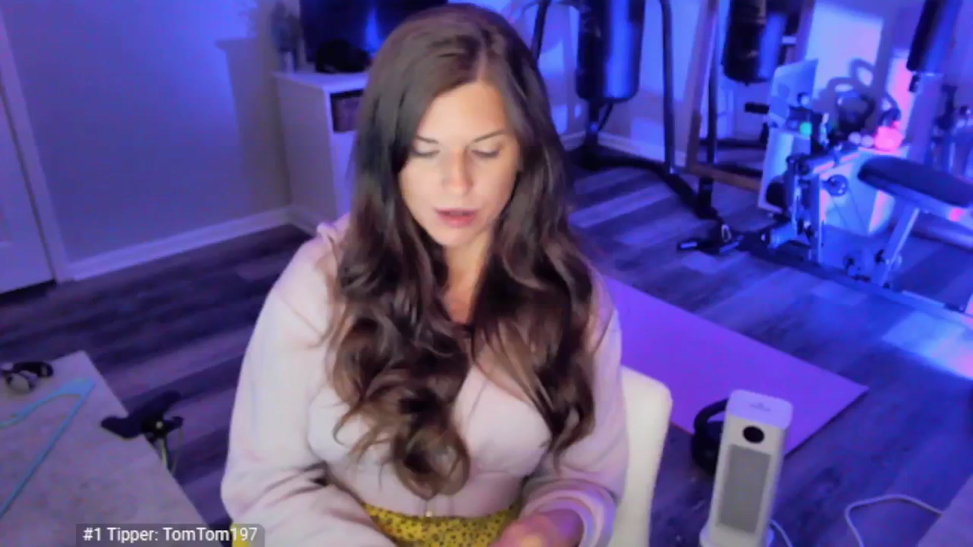 Gallery image thumbnail from Anna__Online's myfreecams stream on, 04/19/2025, 04:14 image 11 of 20