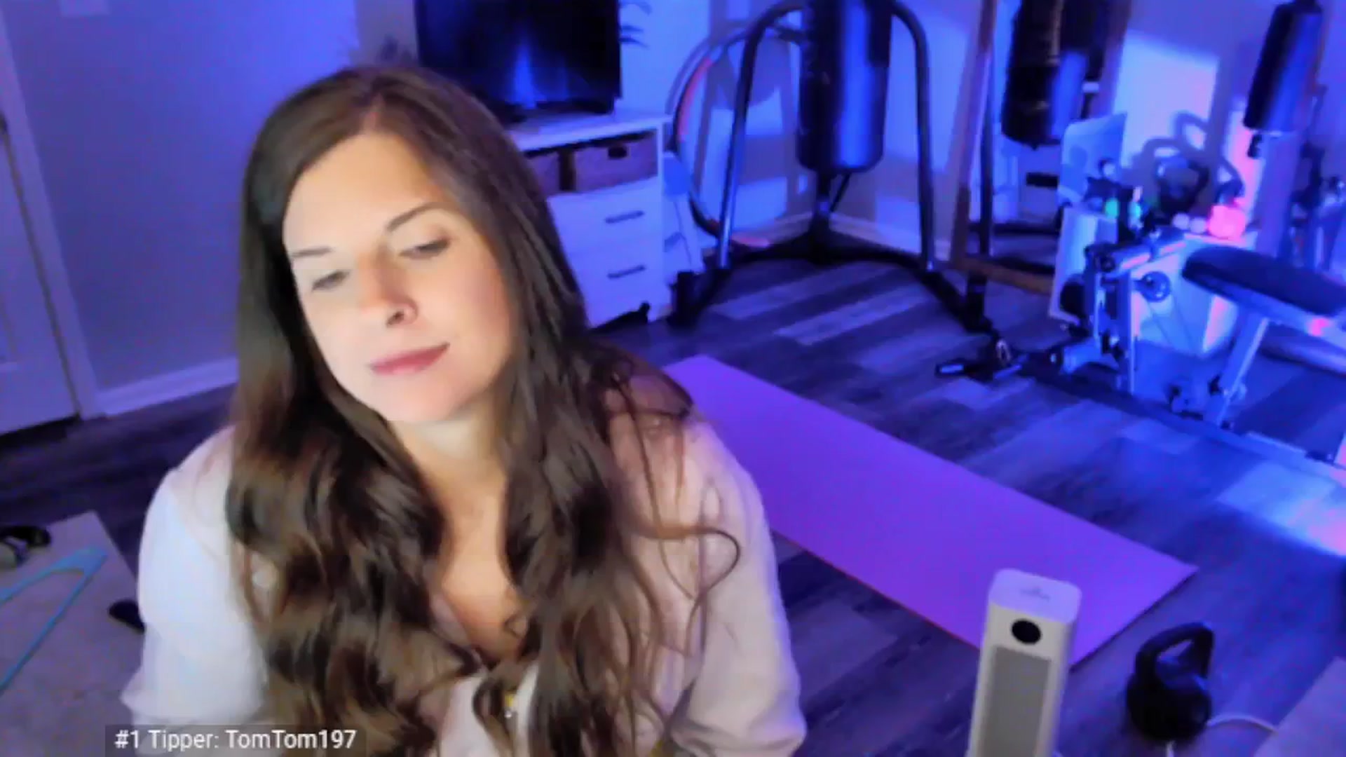 Gallery image thumbnail from Anna__Online's myfreecams stream on, 04/19/2025, 04:14 image 13 of 20