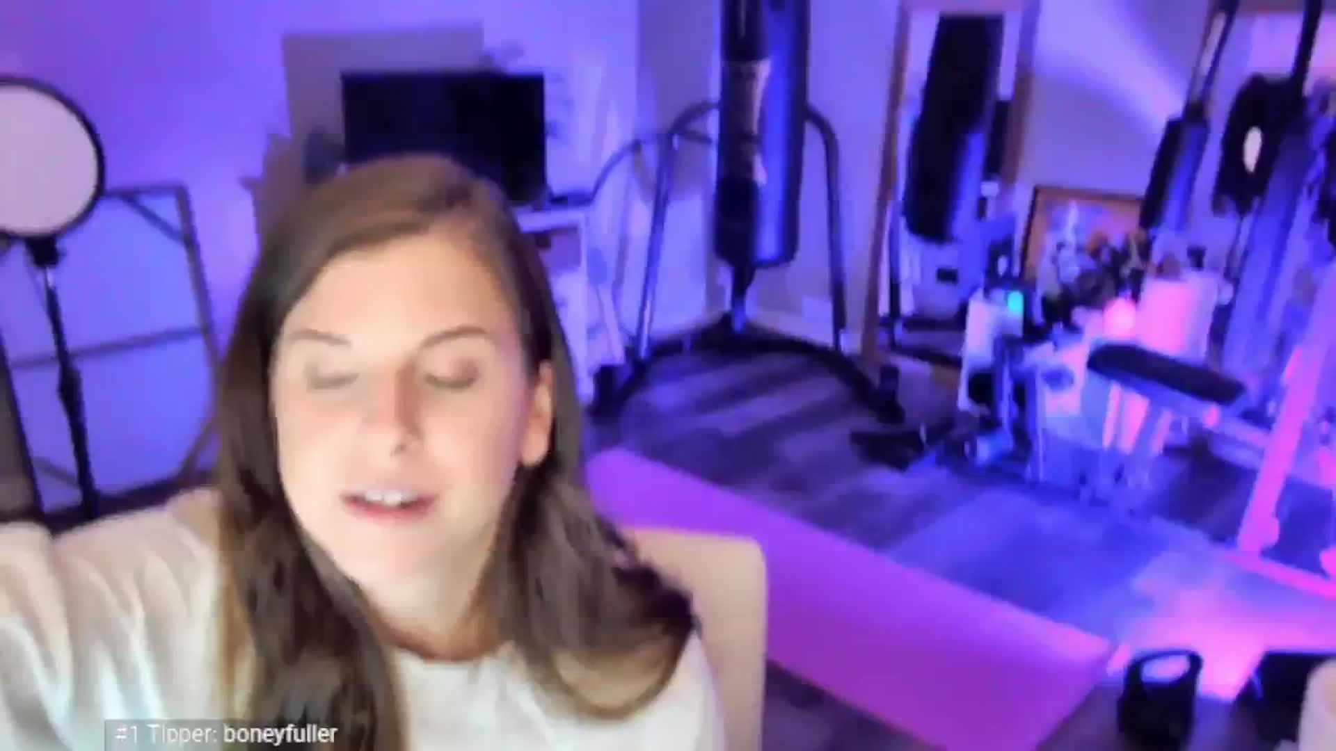 Gallery image thumbnail from Anna__Online's myfreecams stream on, 04/30/2025, 03:38 image 5 of 20