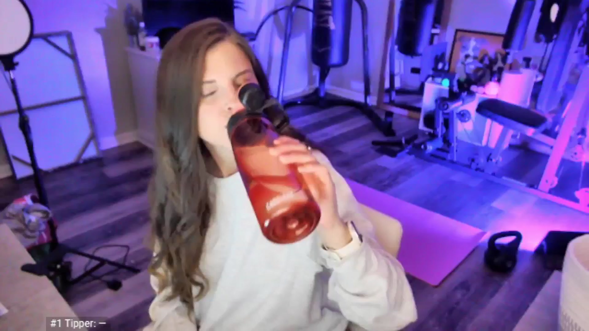 Gallery image thumbnail from Anna__Online's myfreecams stream on, 04/30/2025, 03:38 image 1 of 20