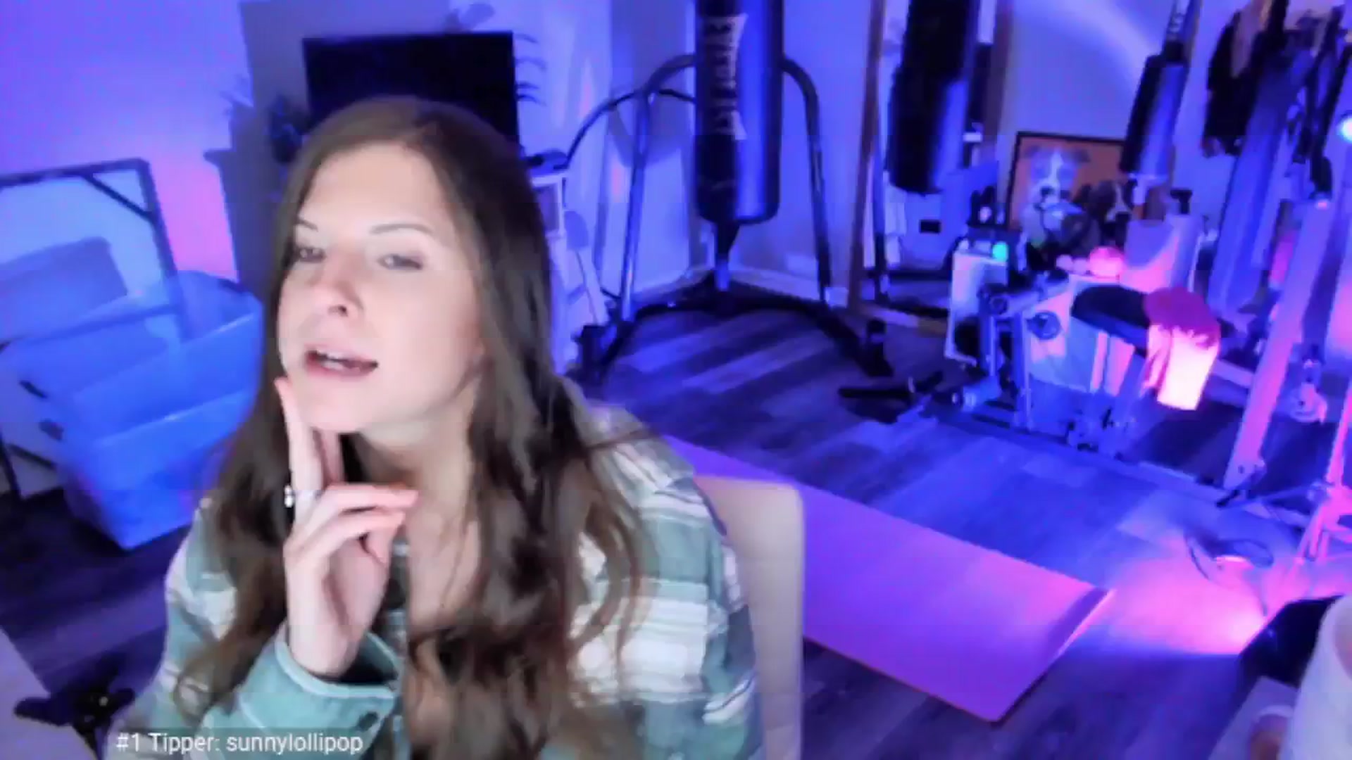 Gallery image thumbnail from Anna__Online's myfreecams stream on, 05/04/2025, 03:41 image 13 of 20