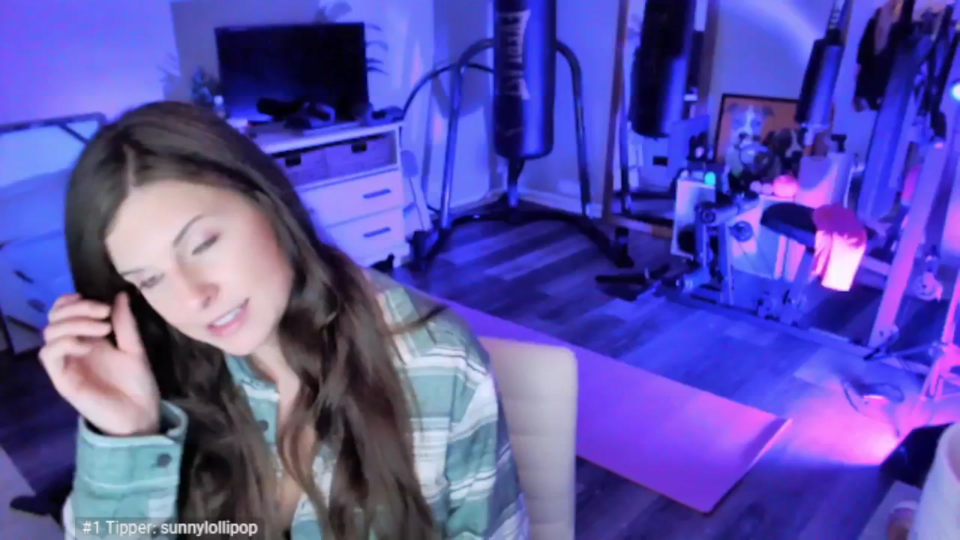 Gallery image thumbnail from Anna__Online's myfreecams stream on, 05/04/2025, 03:41 image 12 of 20