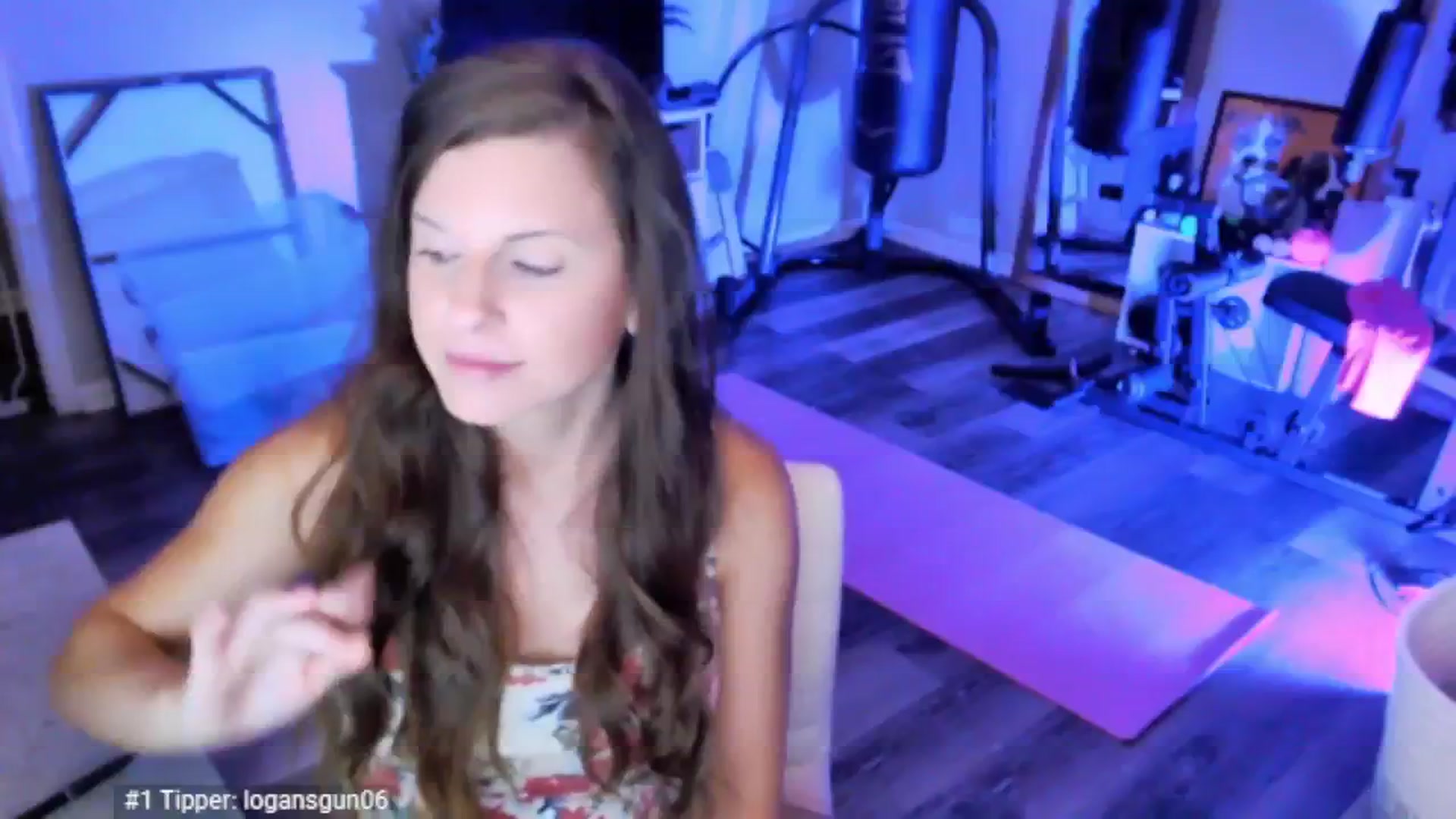 Gallery image thumbnail from Anna__Online's myfreecams stream on, 05/06/2025, 02:48 image 16 of 20