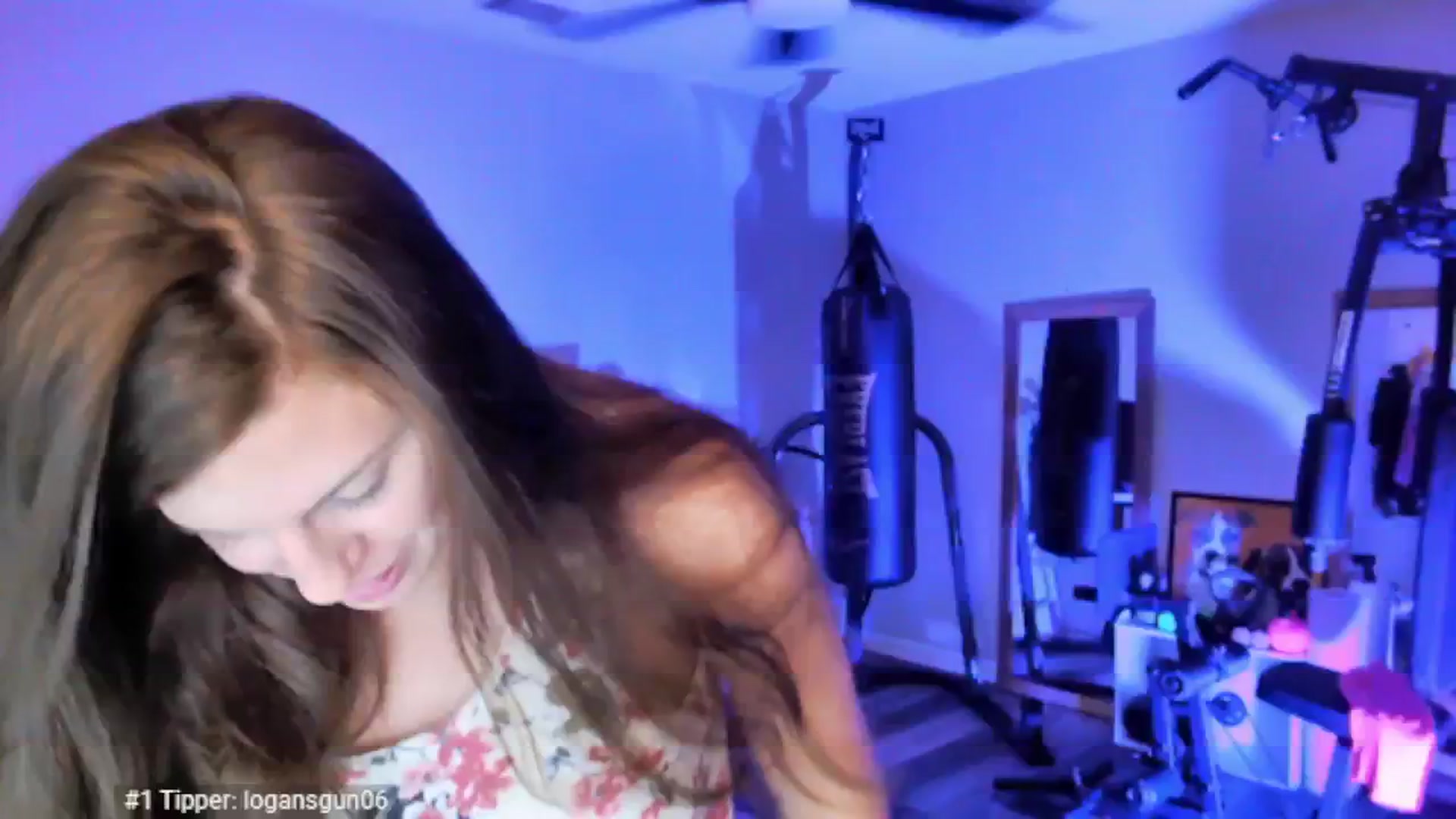 Gallery image thumbnail from Anna__Online's myfreecams stream on, 05/06/2025, 03:18 image 11 of 20
