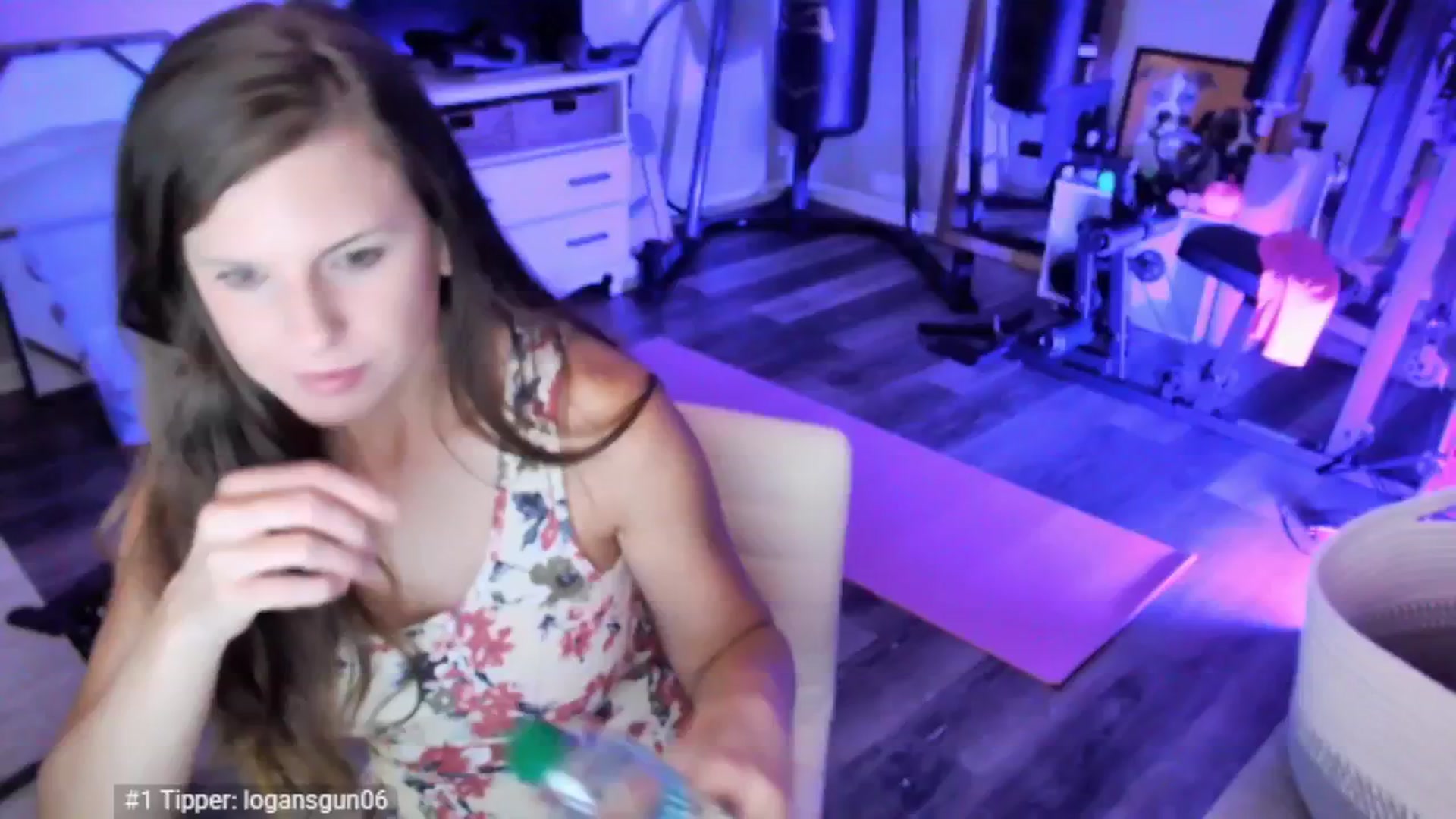 Gallery image thumbnail from Anna__Online's myfreecams stream on, 05/06/2025, 03:18 image 3 of 20