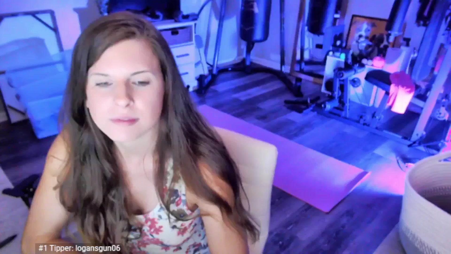 Gallery image thumbnail from Anna__Online's myfreecams stream on, 05/06/2025, 03:18 image 4 of 20