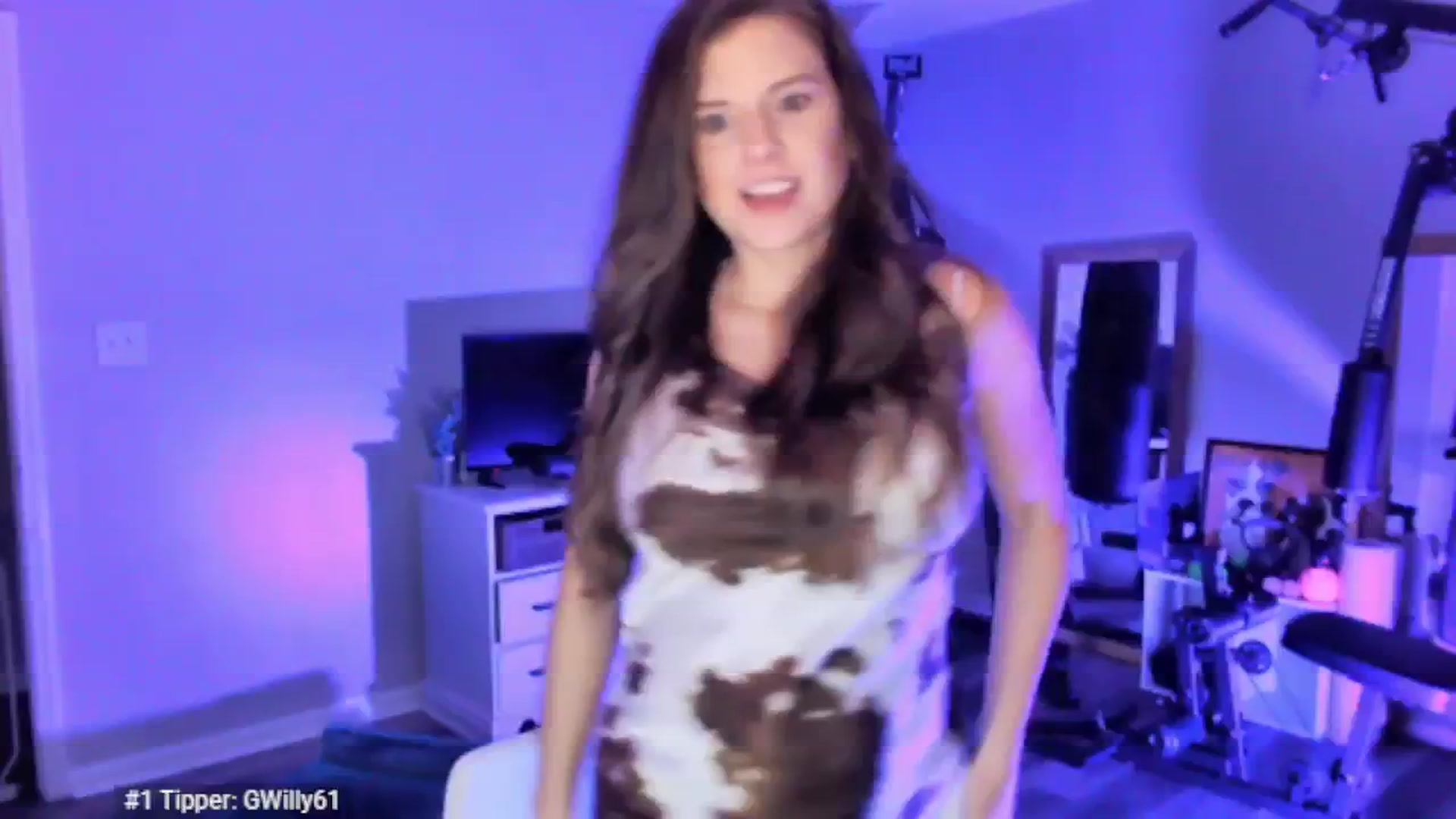 Gallery image thumbnail from Anna__Online's myfreecams stream on, 05/11/2025, 04:21 image 7 of 20