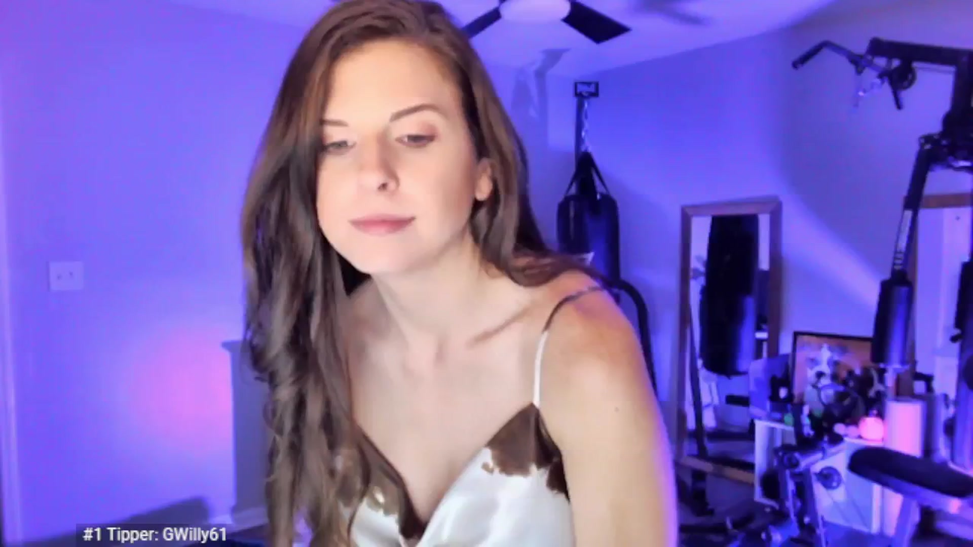 Gallery image thumbnail from Anna__Online's myfreecams stream on, 05/11/2025, 04:21 image 10 of 20