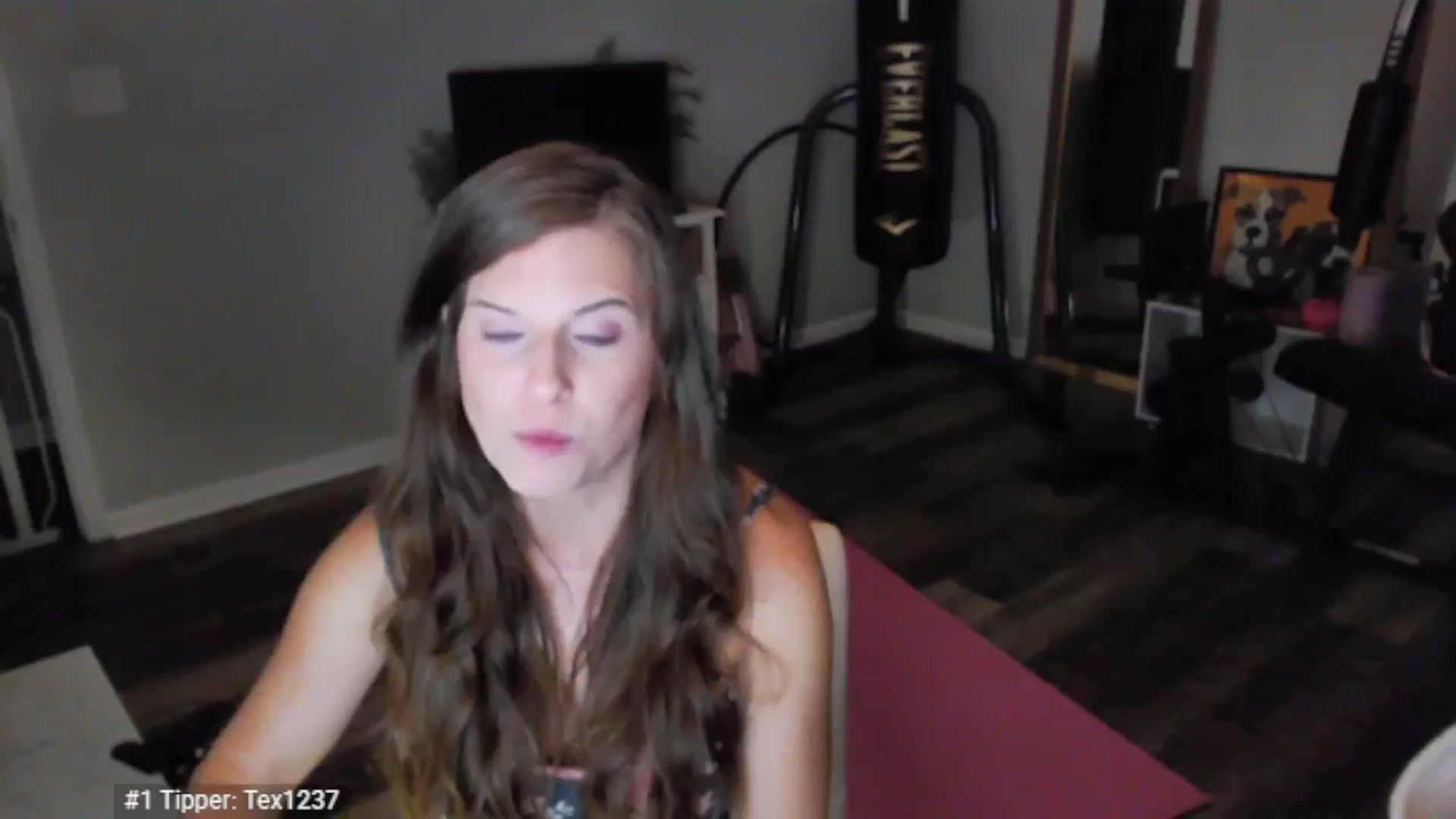 Gallery image thumbnail from Anna__Online's myfreecams stream on, 05/15/2025, 03:34 image 1 of 20