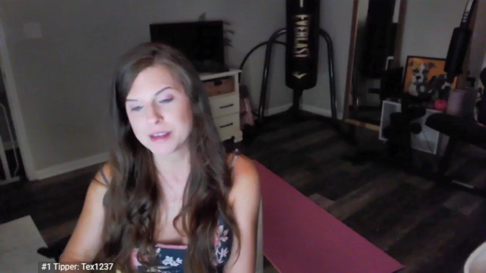 Gallery image thumbnail from Anna__Online's myfreecams stream on, 05/15/2025, 03:34 image 7 of 20