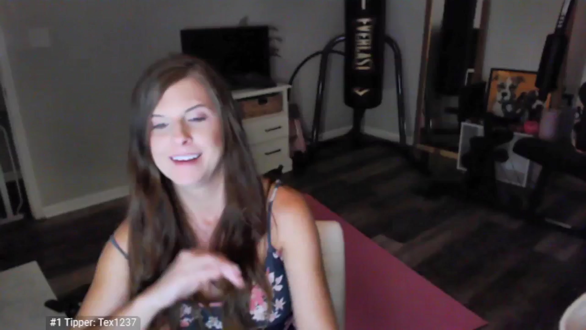 Gallery image thumbnail from Anna__Online's myfreecams stream on, 05/15/2025, 03:34 image 8 of 20